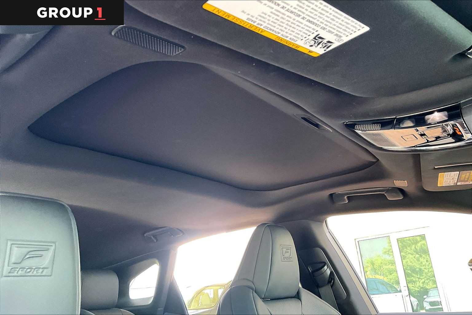 2024 Lexus RX 350 photo 12 of 34