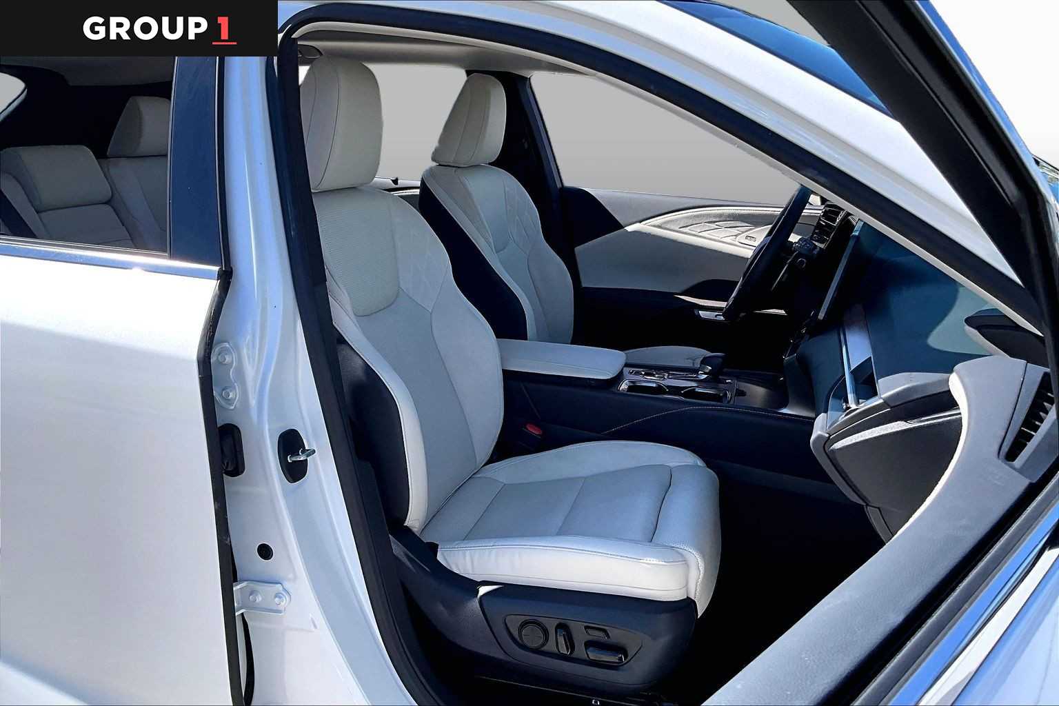 2026 Lexus RX 350h photo 8 of 34