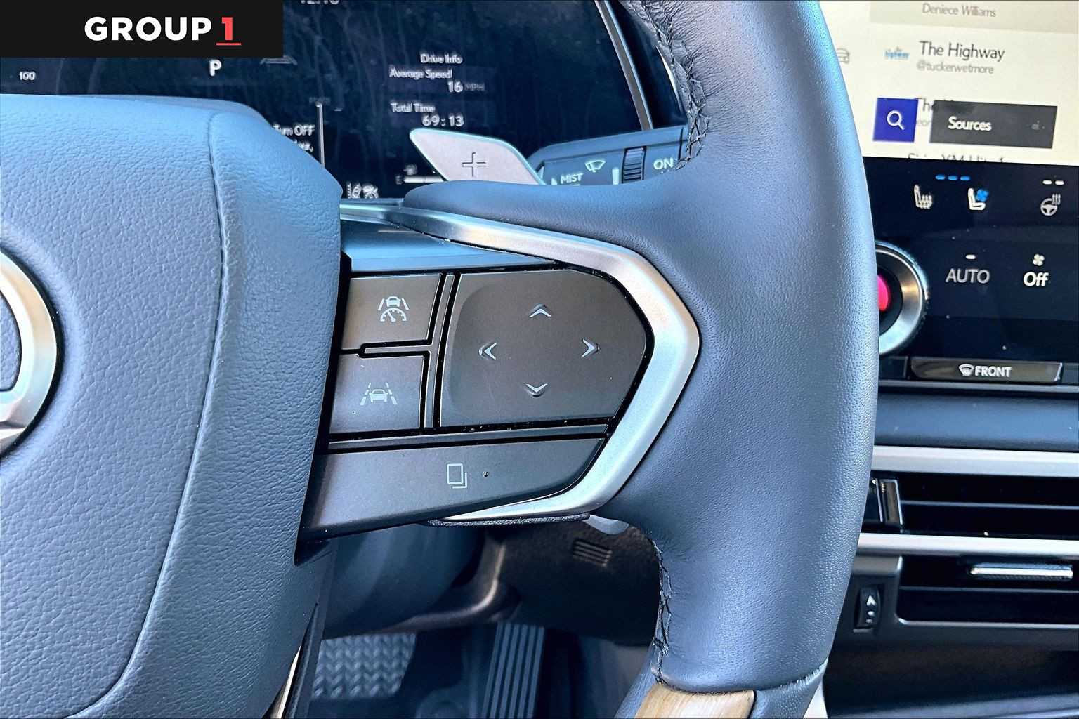 2026 Lexus RX 350h photo 22 of 34
