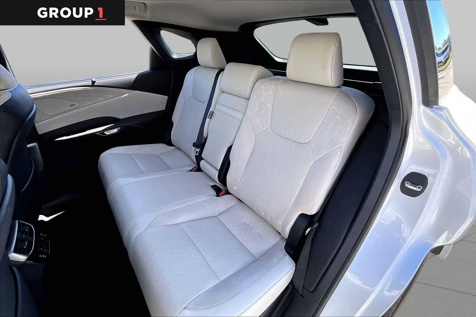 2026 Lexus RX 350h photo 18 of 34