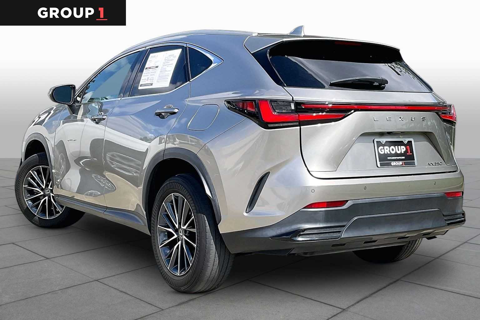 2024 Lexus NX 250 photo 10 of 34