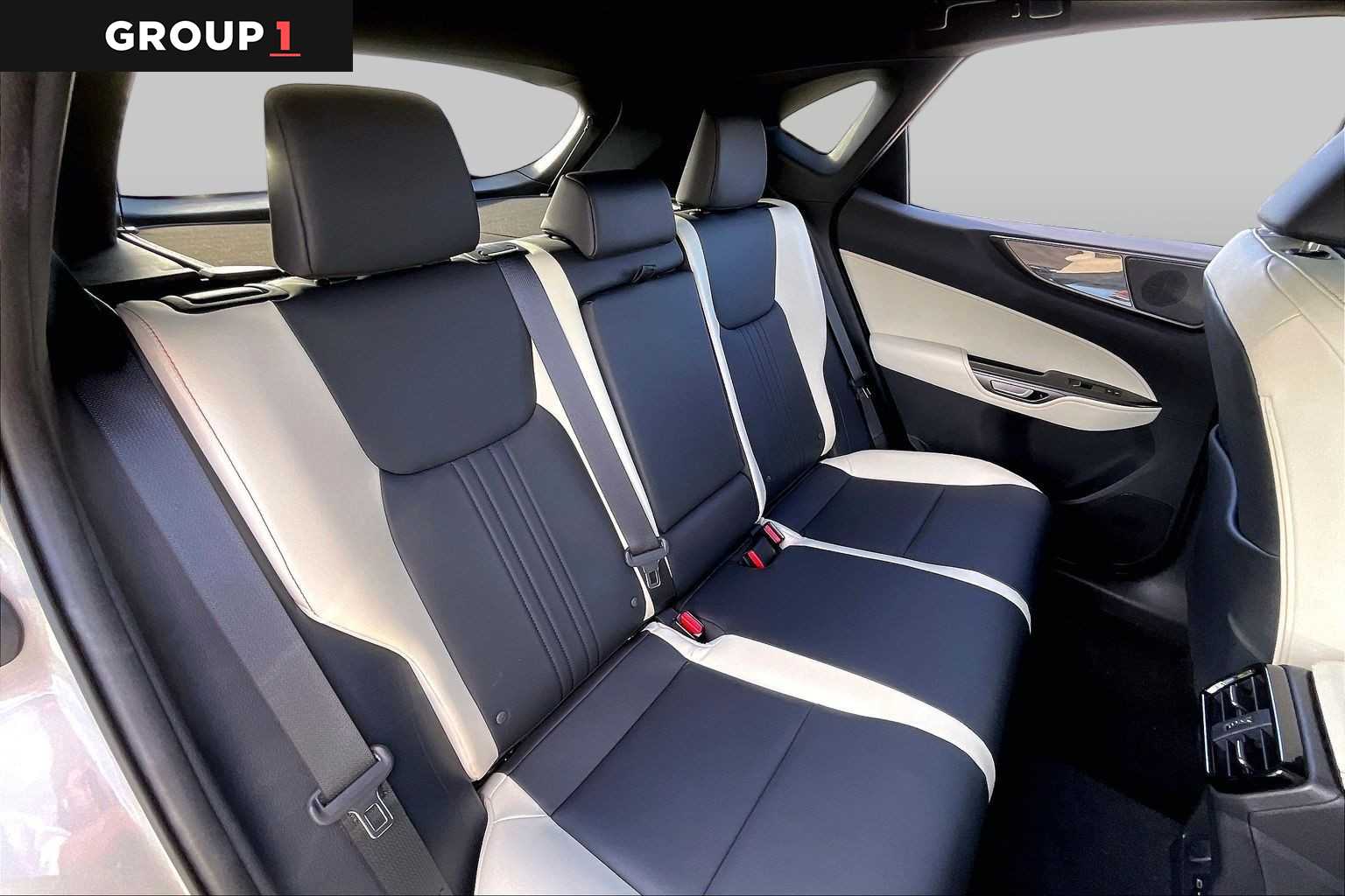 2024 Lexus NX 250 photo 17 of 34