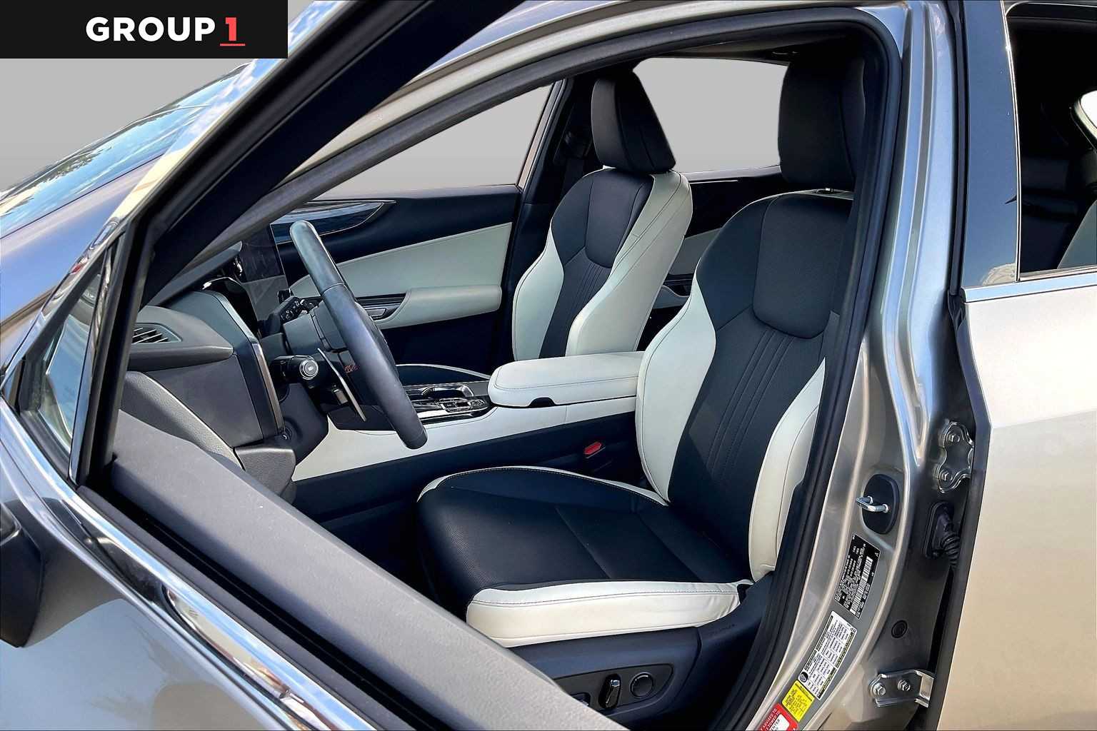 2024 Lexus NX 250 photo 7 of 34