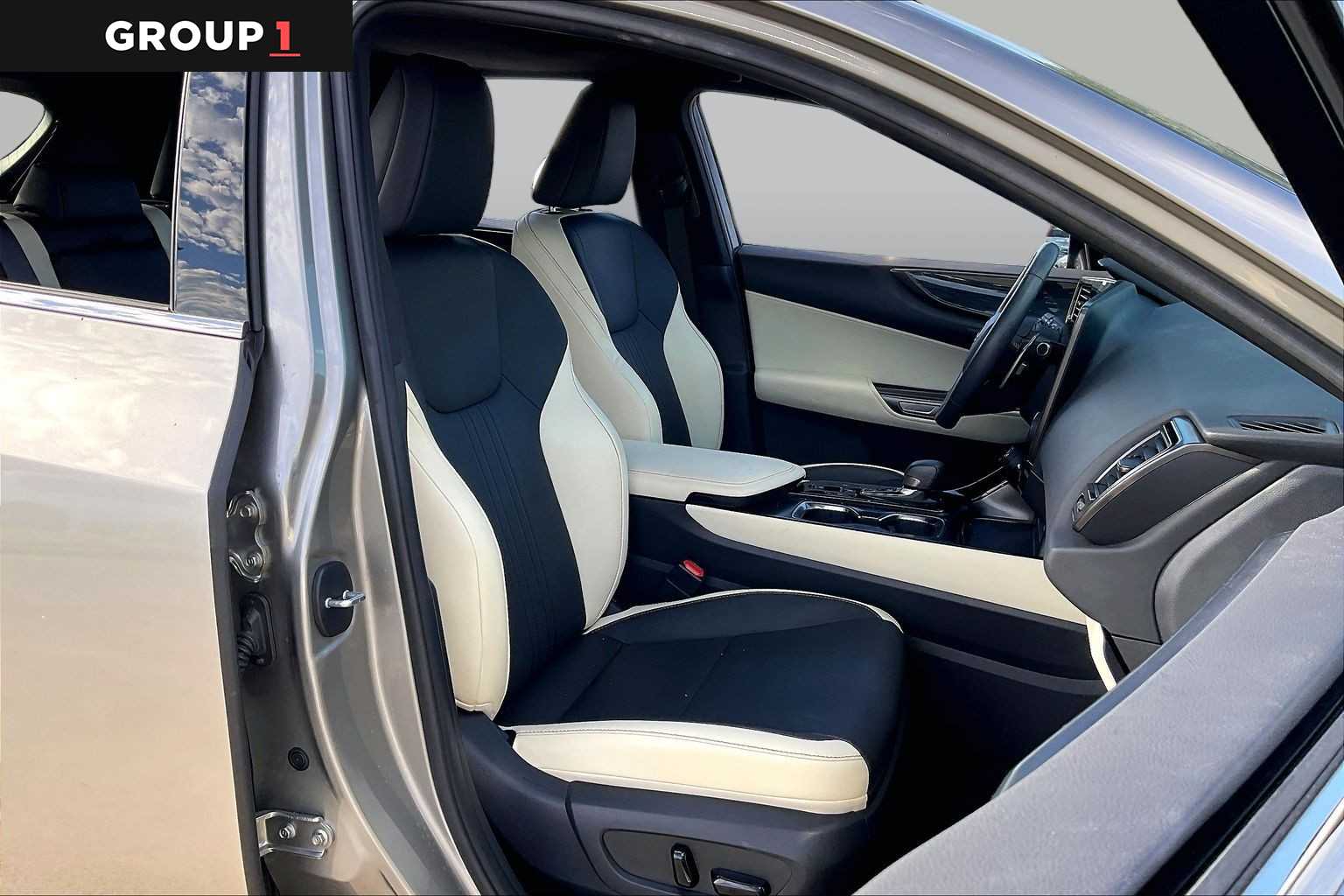 2024 Lexus NX 250 photo 8 of 34
