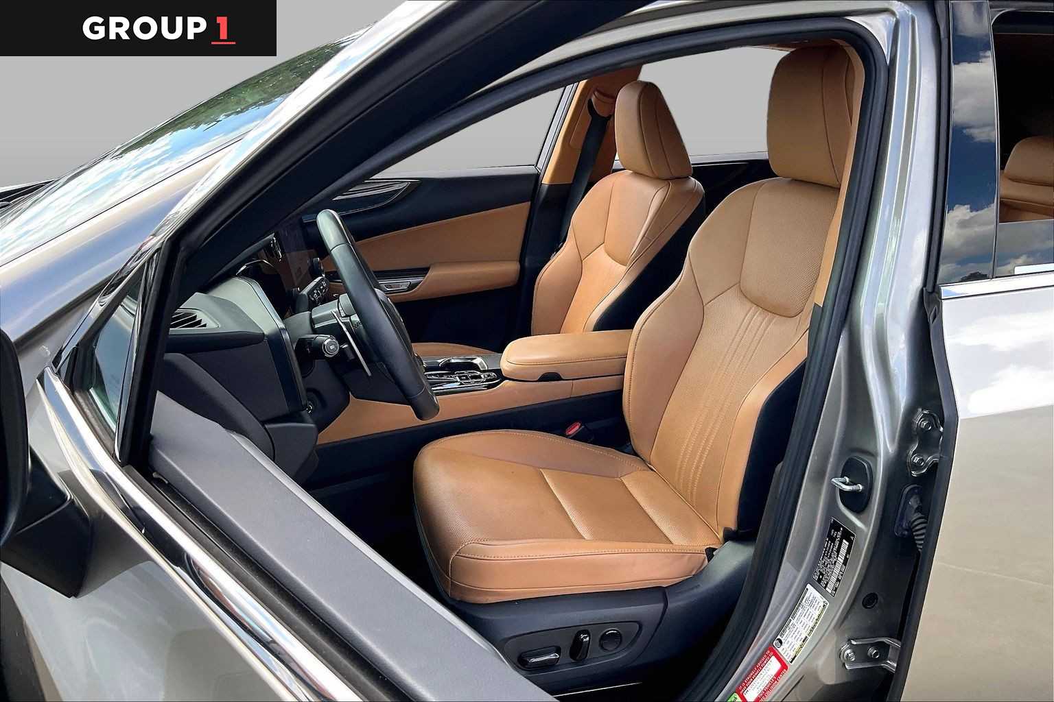 2023 Lexus NX 250 photo 7 of 34