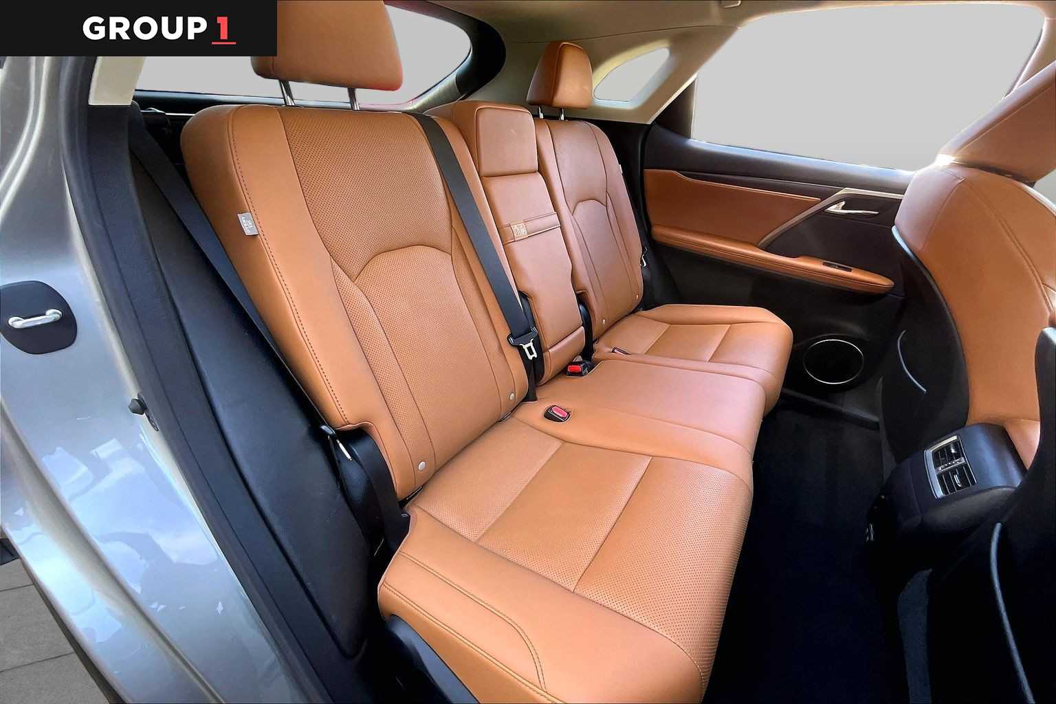 2021 Lexus RX 350 photo 19 of 36