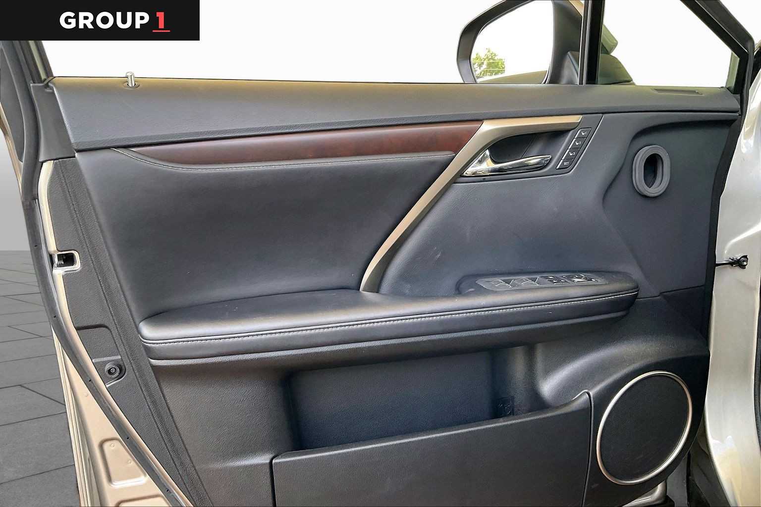 2020 Lexus RX 350 photo 19 of 34