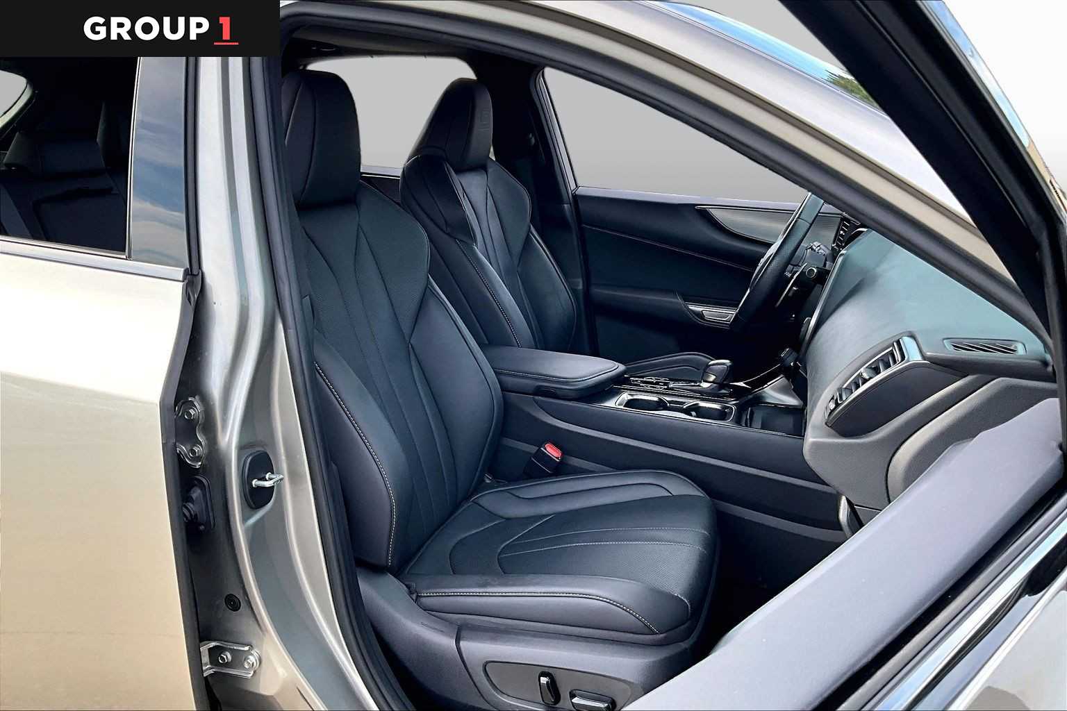 2024 Lexus NX 350 photo 8 of 34
