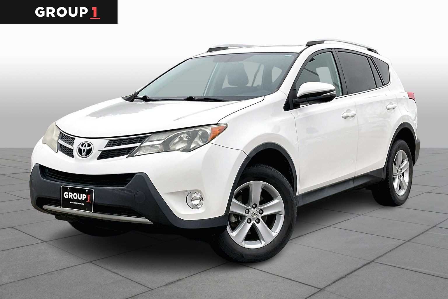 2014 Toyota RAV4 XLE Super White at Sterling McCall Acura