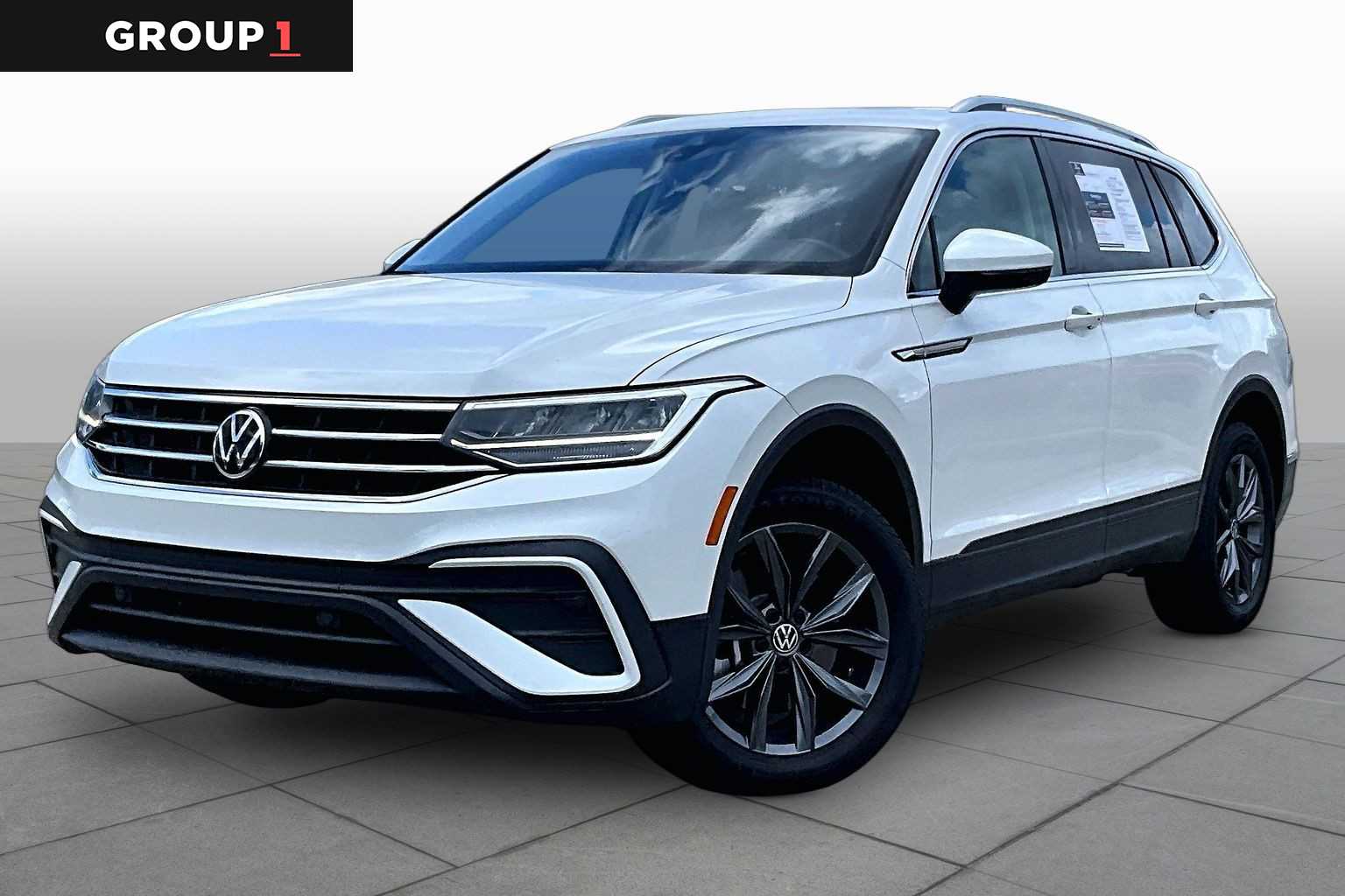 2023 Volkswagen Tiguan SE Opal White Pearl at Auto Boutique Texas