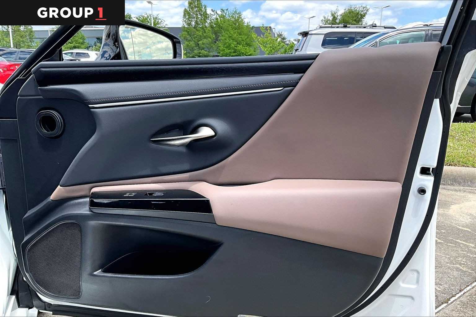 2025 Lexus ES 300h  Eminent White Pearl at Lexus of Clear Lake