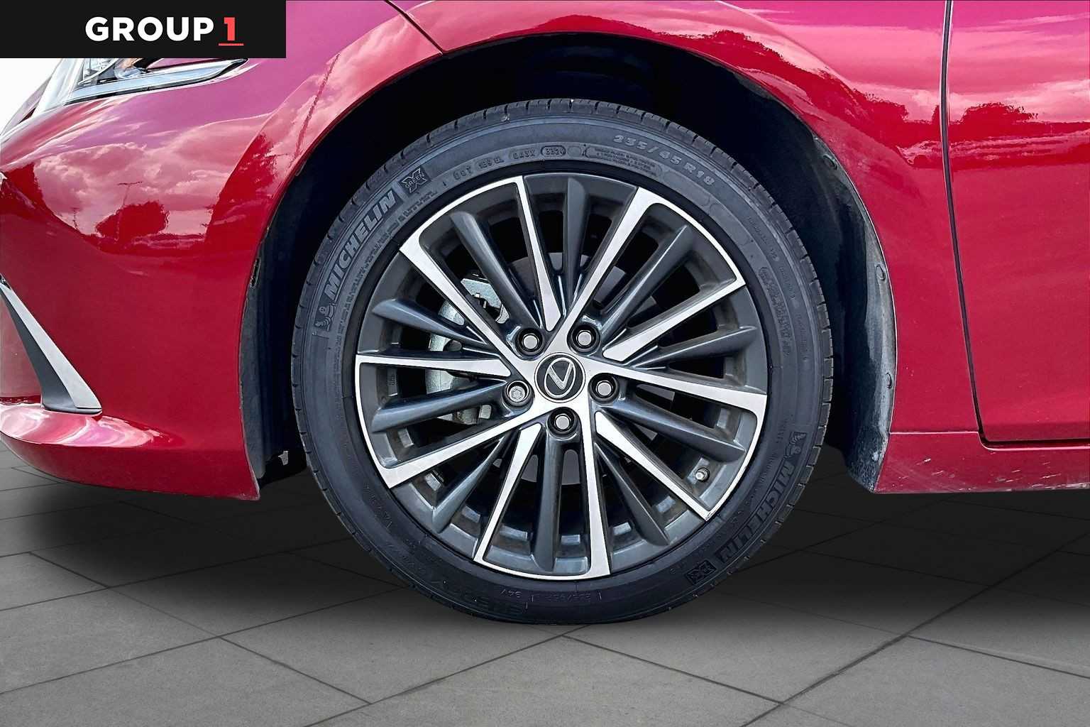2025 Lexus ES 350 photo 9 of 34