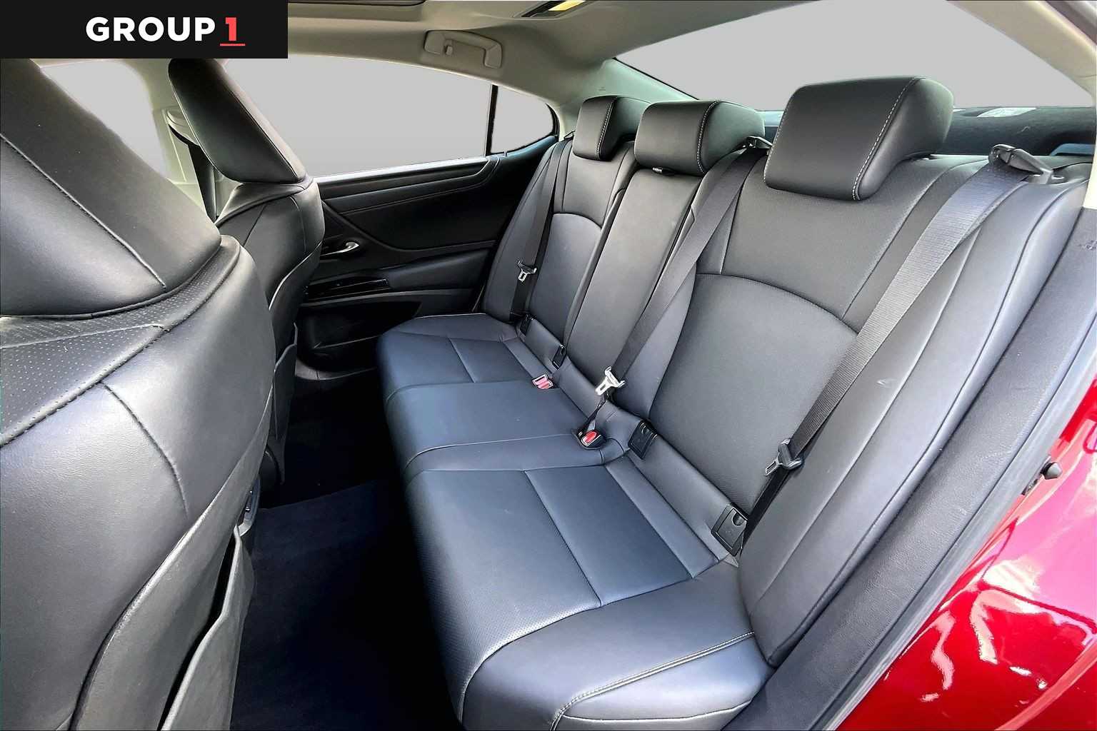 2025 Lexus ES 350 photo 18 of 34