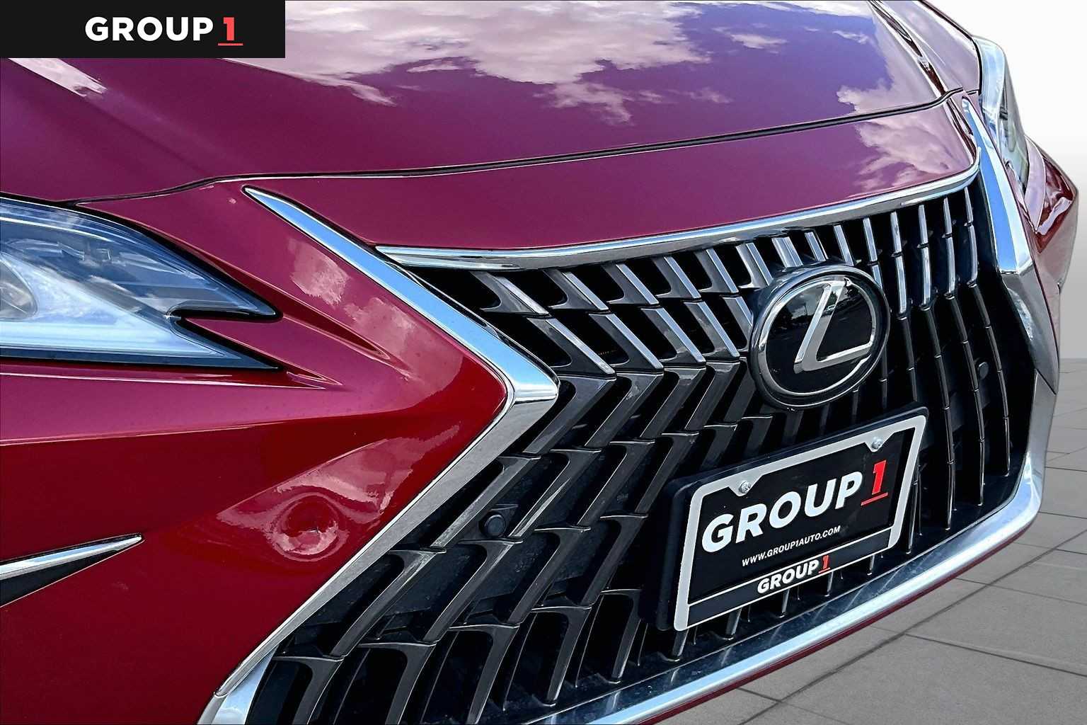 2025 Lexus ES 350 photo 27 of 34