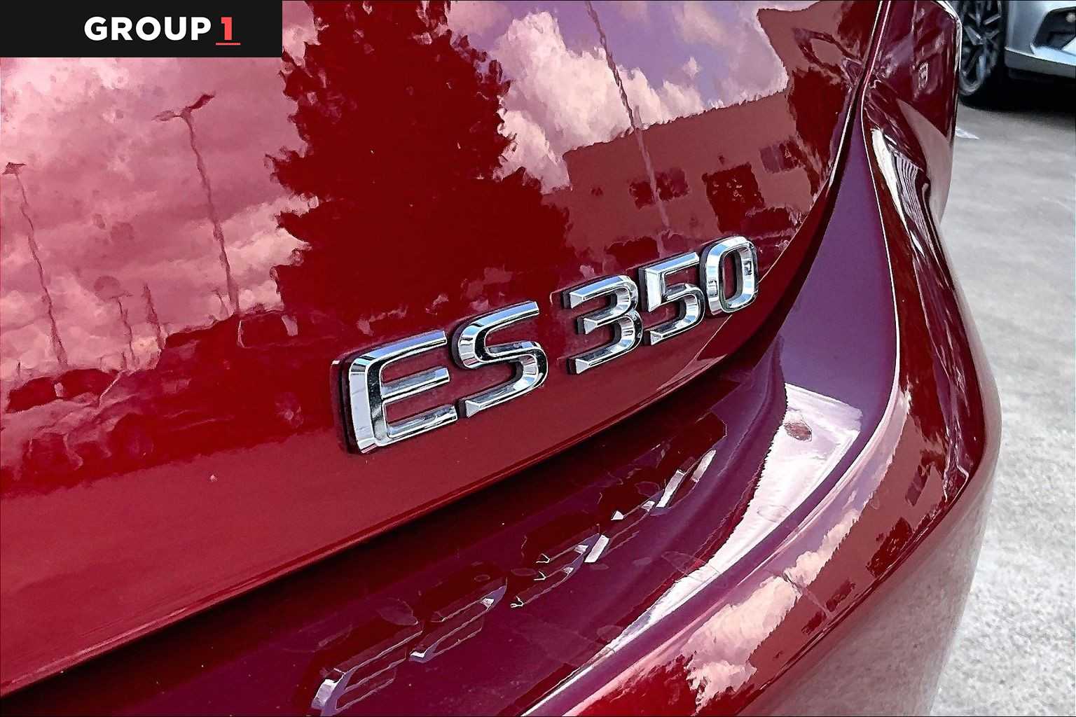 2025 Lexus ES 350 photo 28 of 34