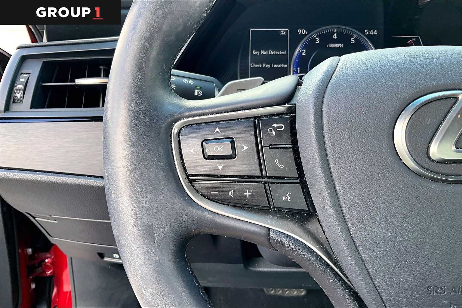 2025 Lexus ES 350 photo 21 of 34
