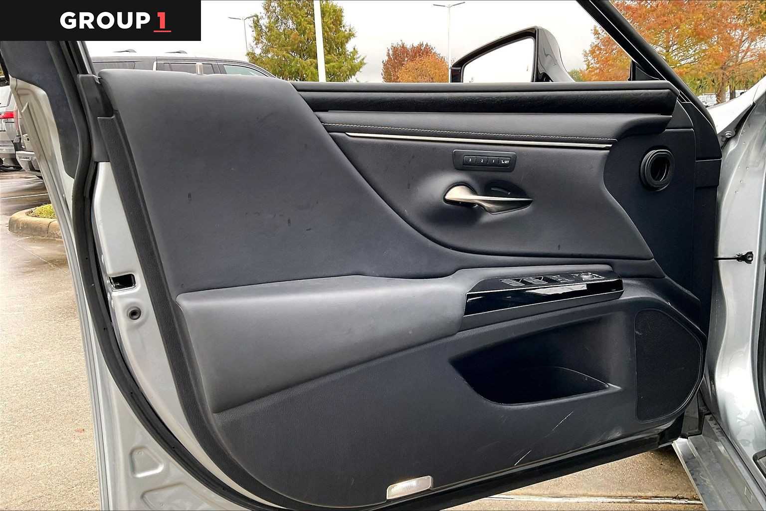 2023 Lexus ES  Iridium at Lexus Southwest Houston