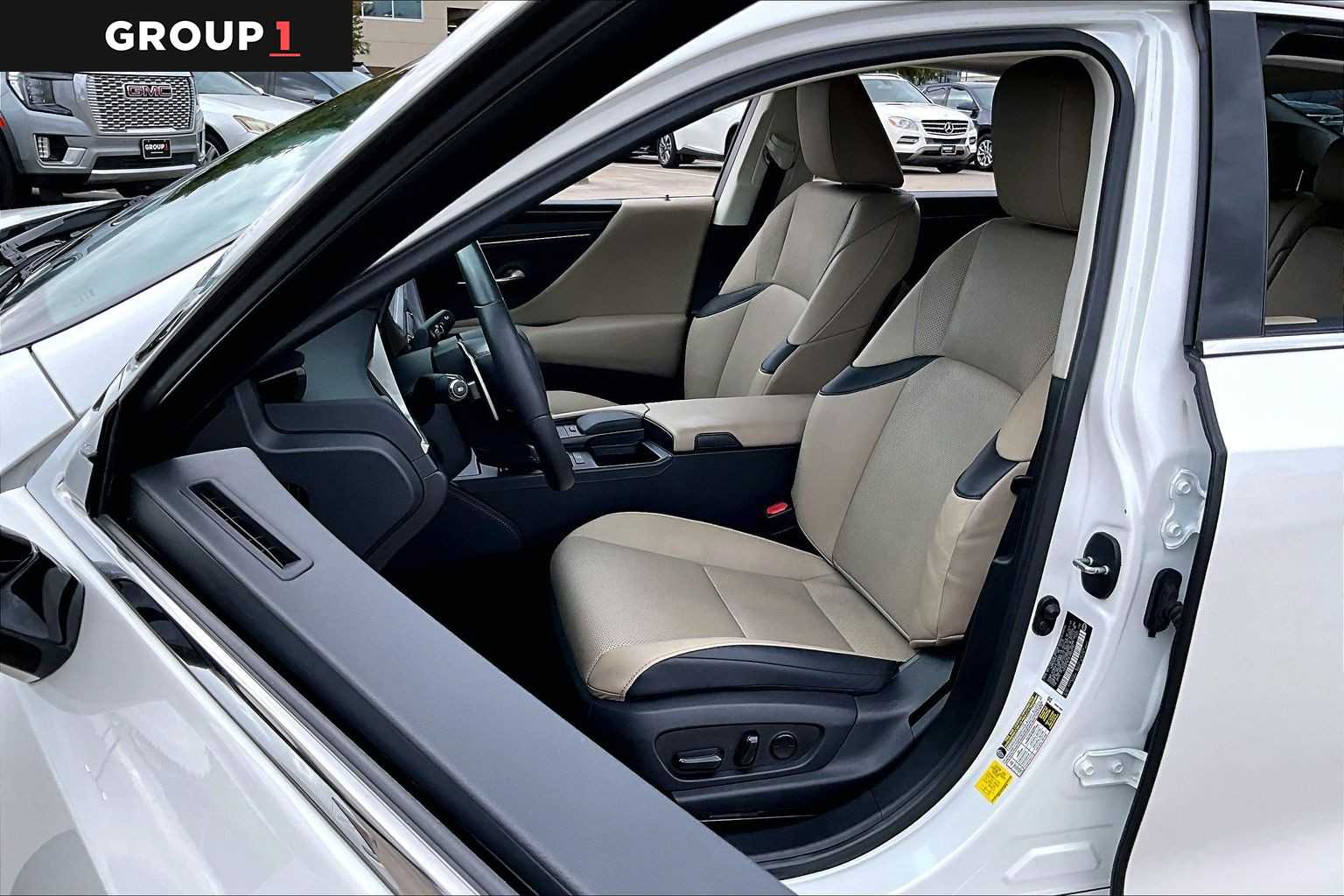 2020 Lexus ES  Eminent White Pearl at Lexus of Clear Lake