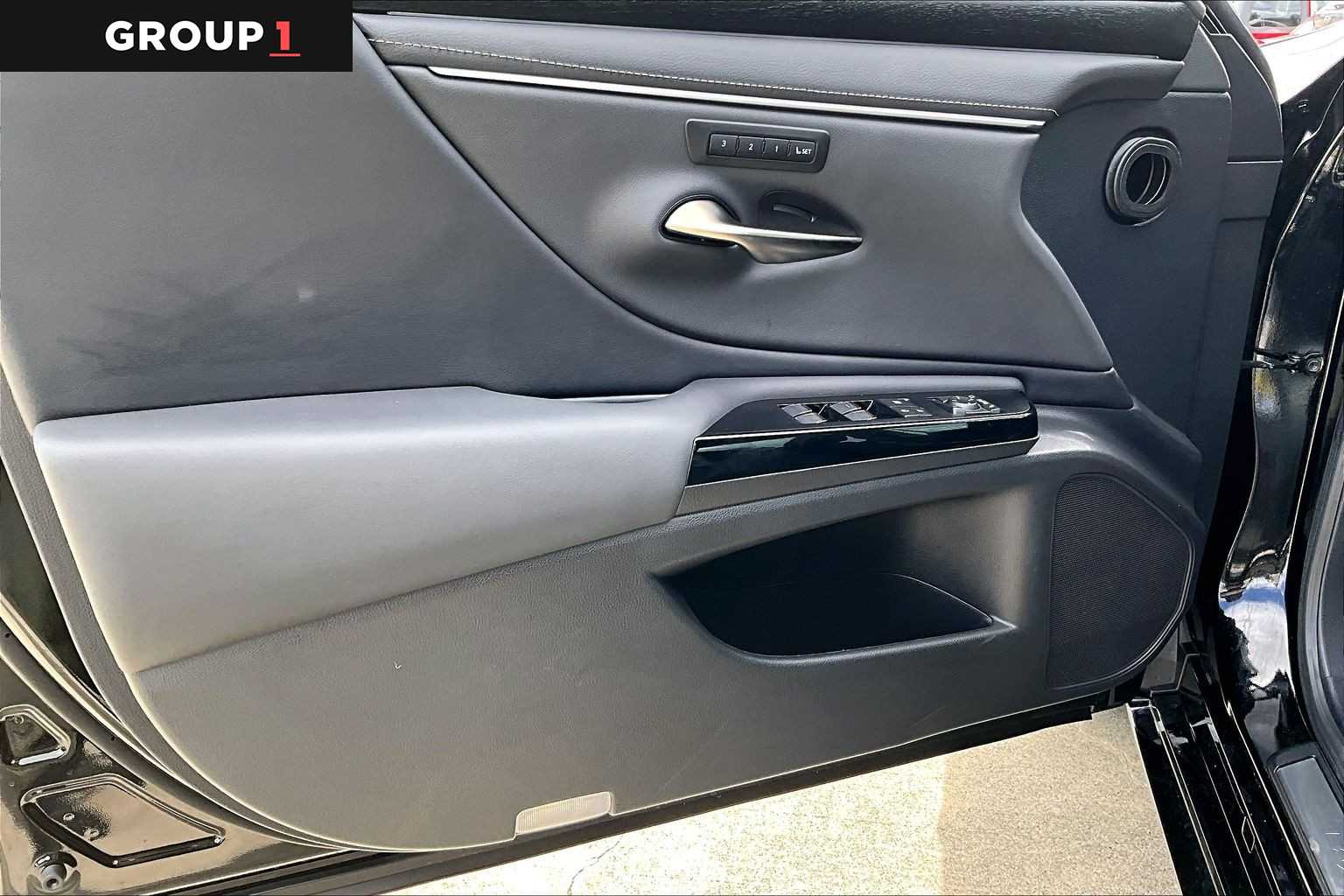 2025 Lexus ES 350  Obsidian at Lexus Southwest Houston