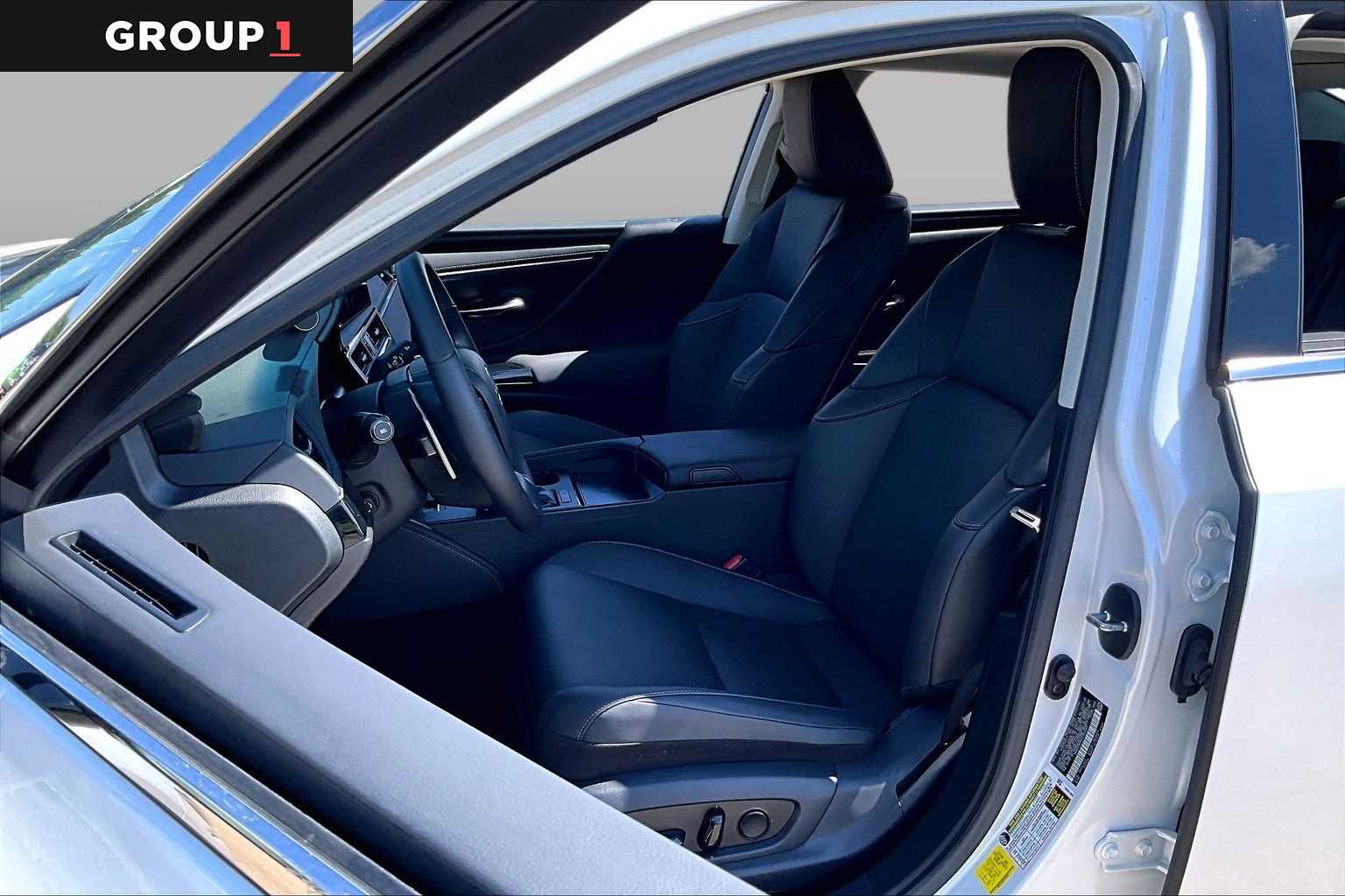 2023 Lexus ES 350 photo 7 of 34