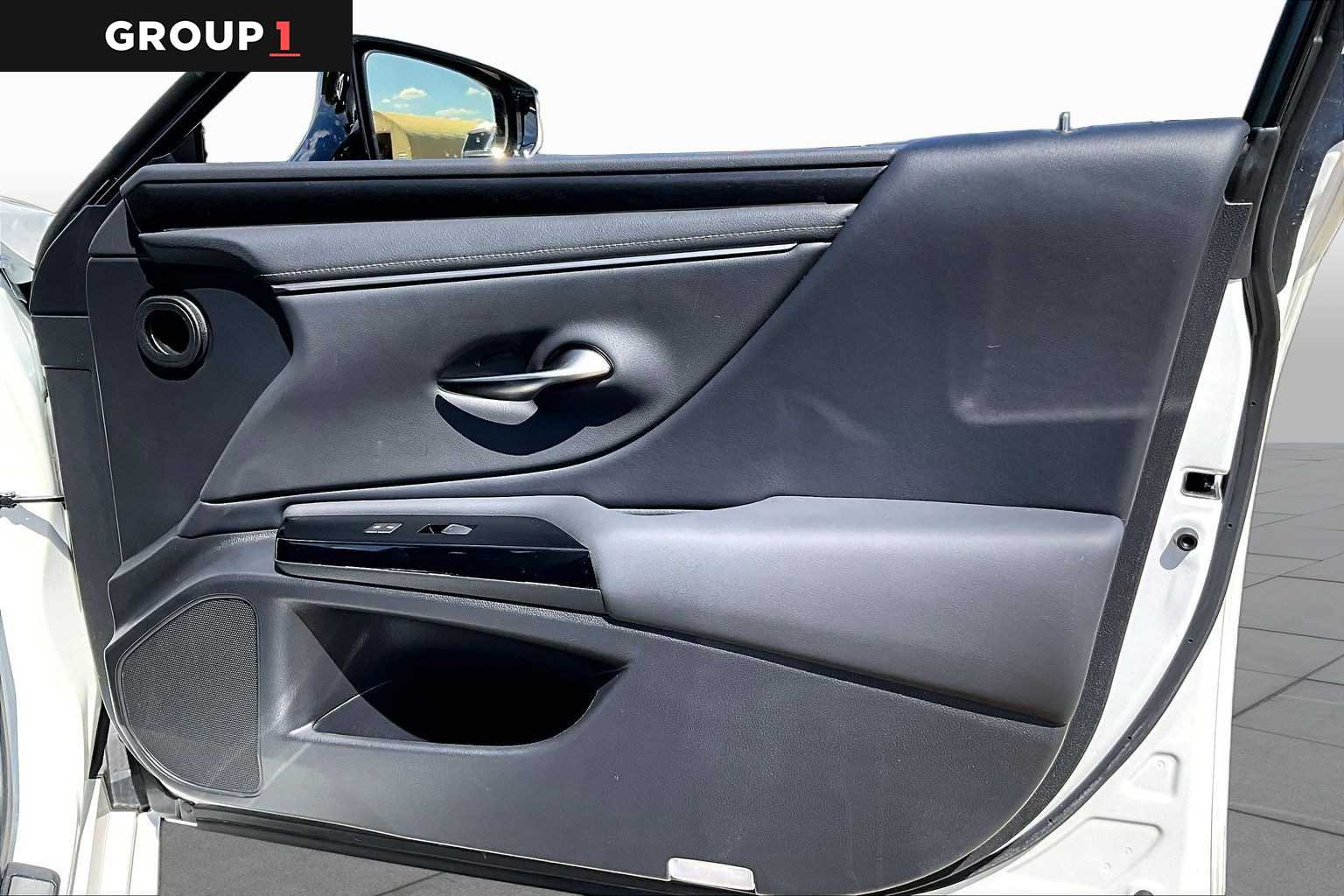 2023 Lexus ES 350 photo 20 of 34