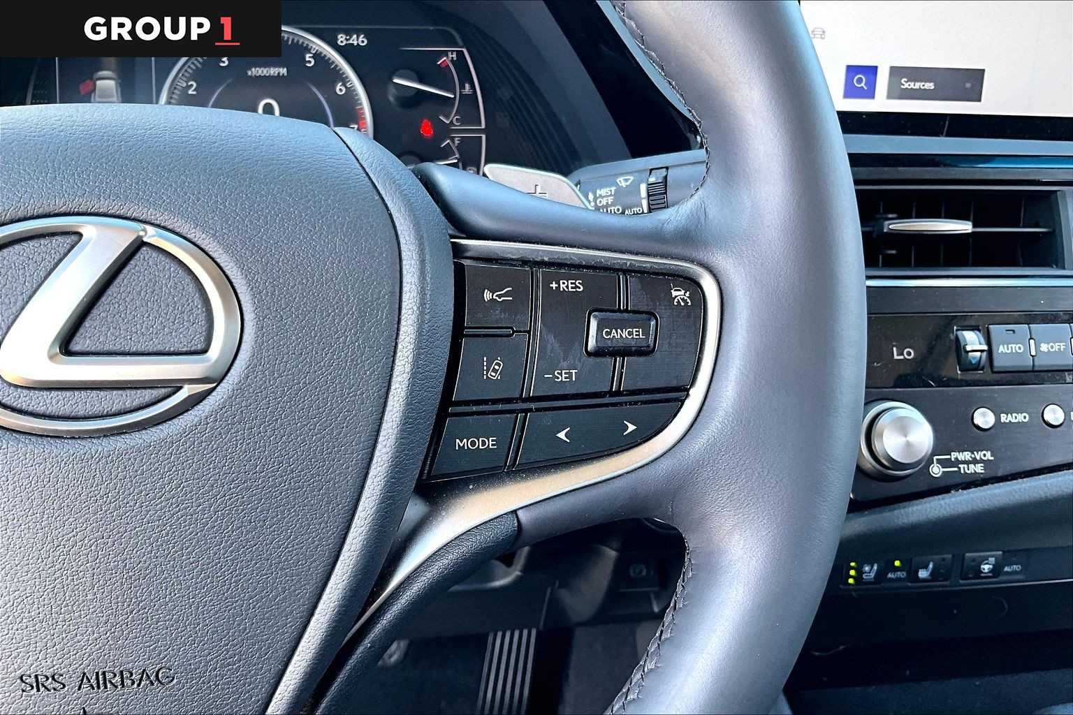 2023 Lexus ES 350 photo 22 of 34