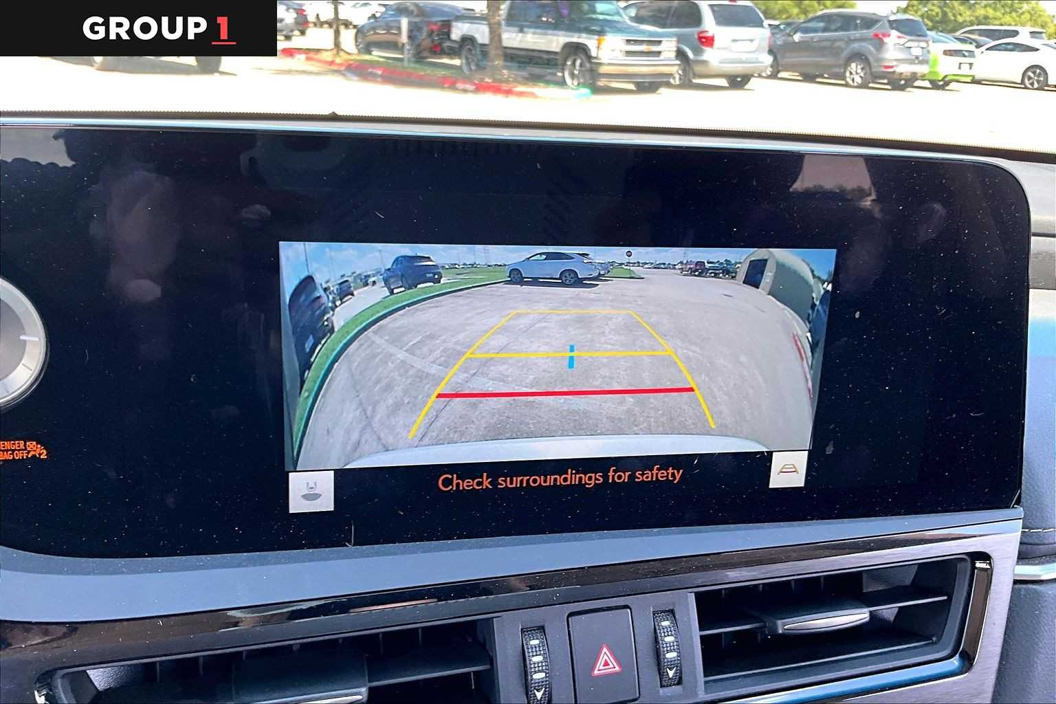 2023 Lexus ES 350 photo 24 of 34