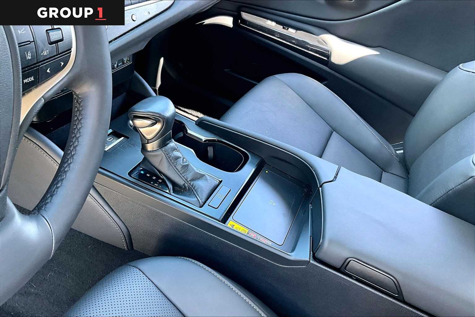 2023 Lexus ES 350 photo 14 of 34