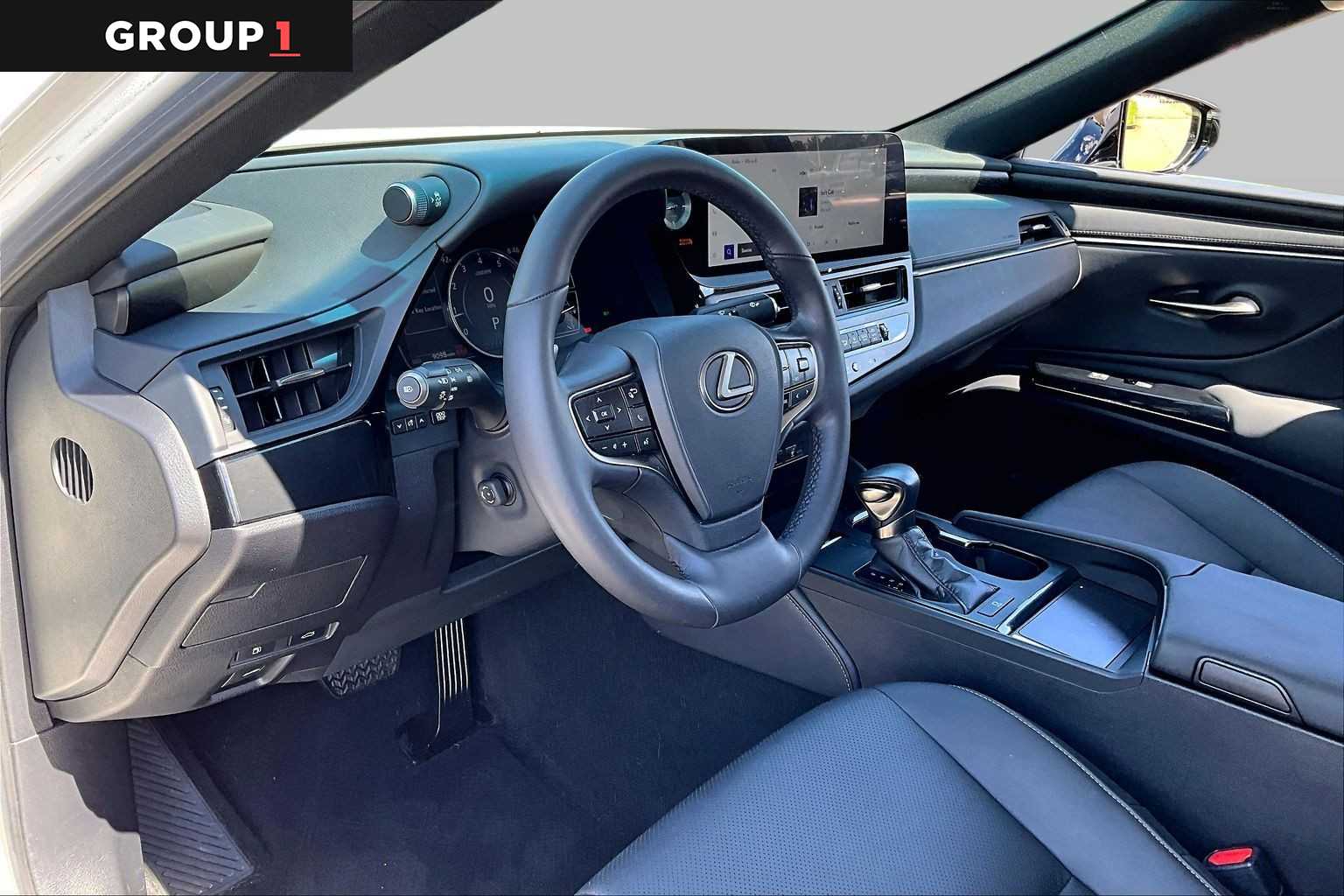 2023 Lexus ES 350 photo 15 of 34