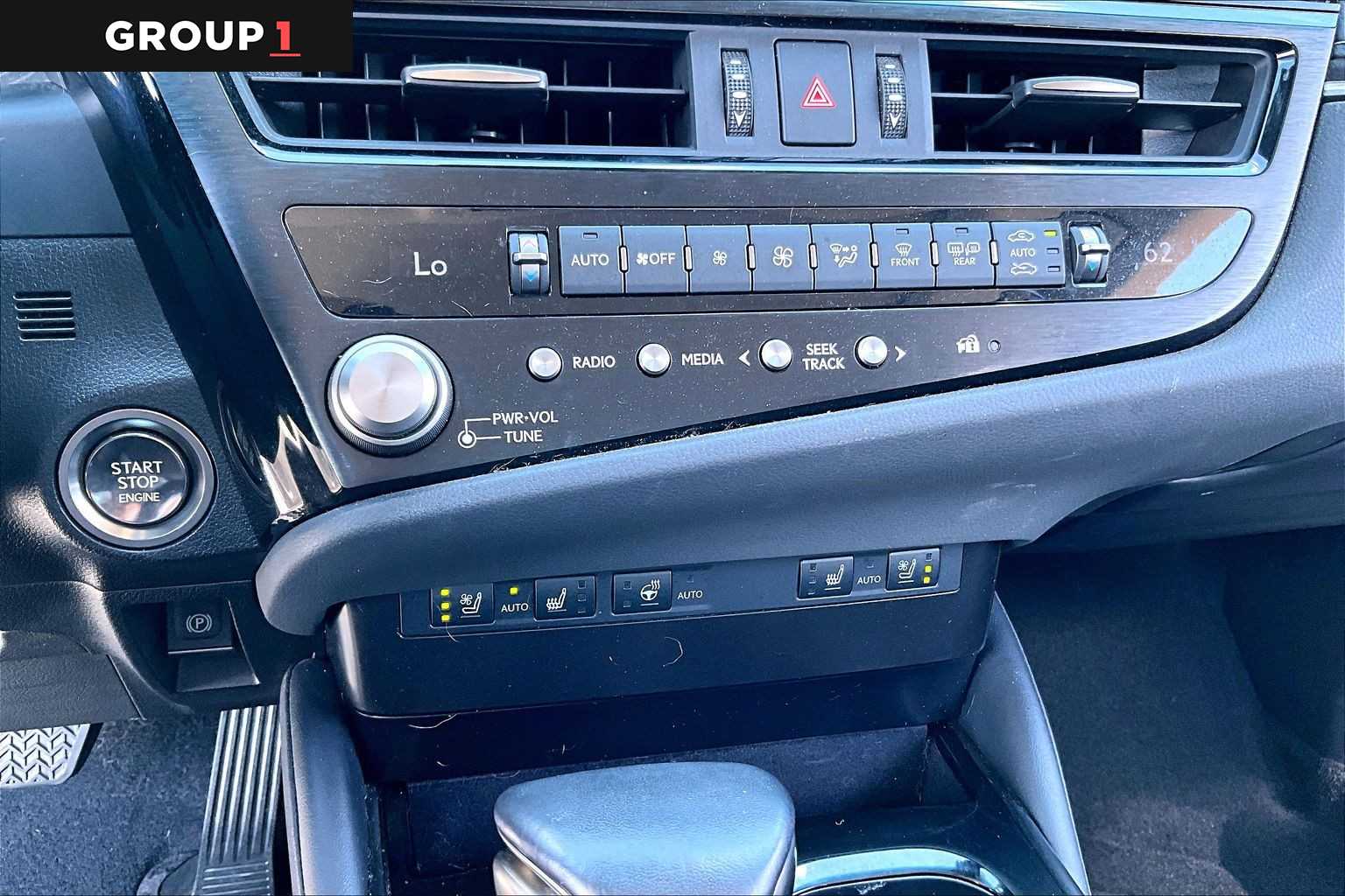 2023 Lexus ES 350 photo 32 of 34