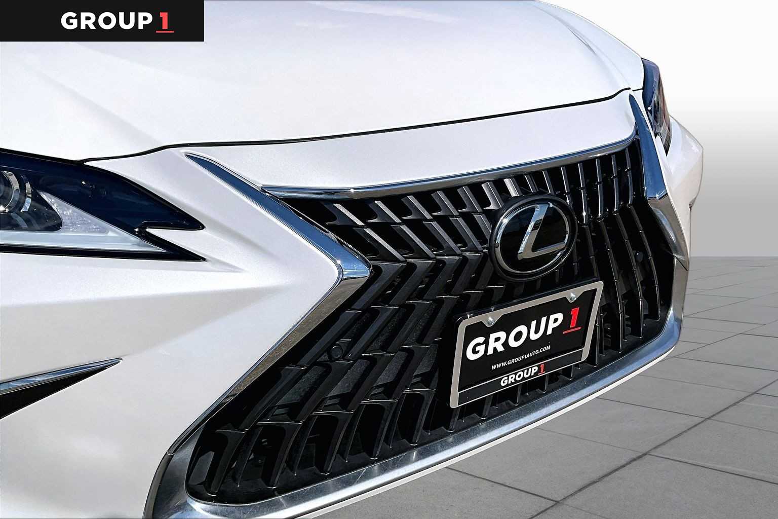 2023 Lexus ES 350 photo 27 of 34