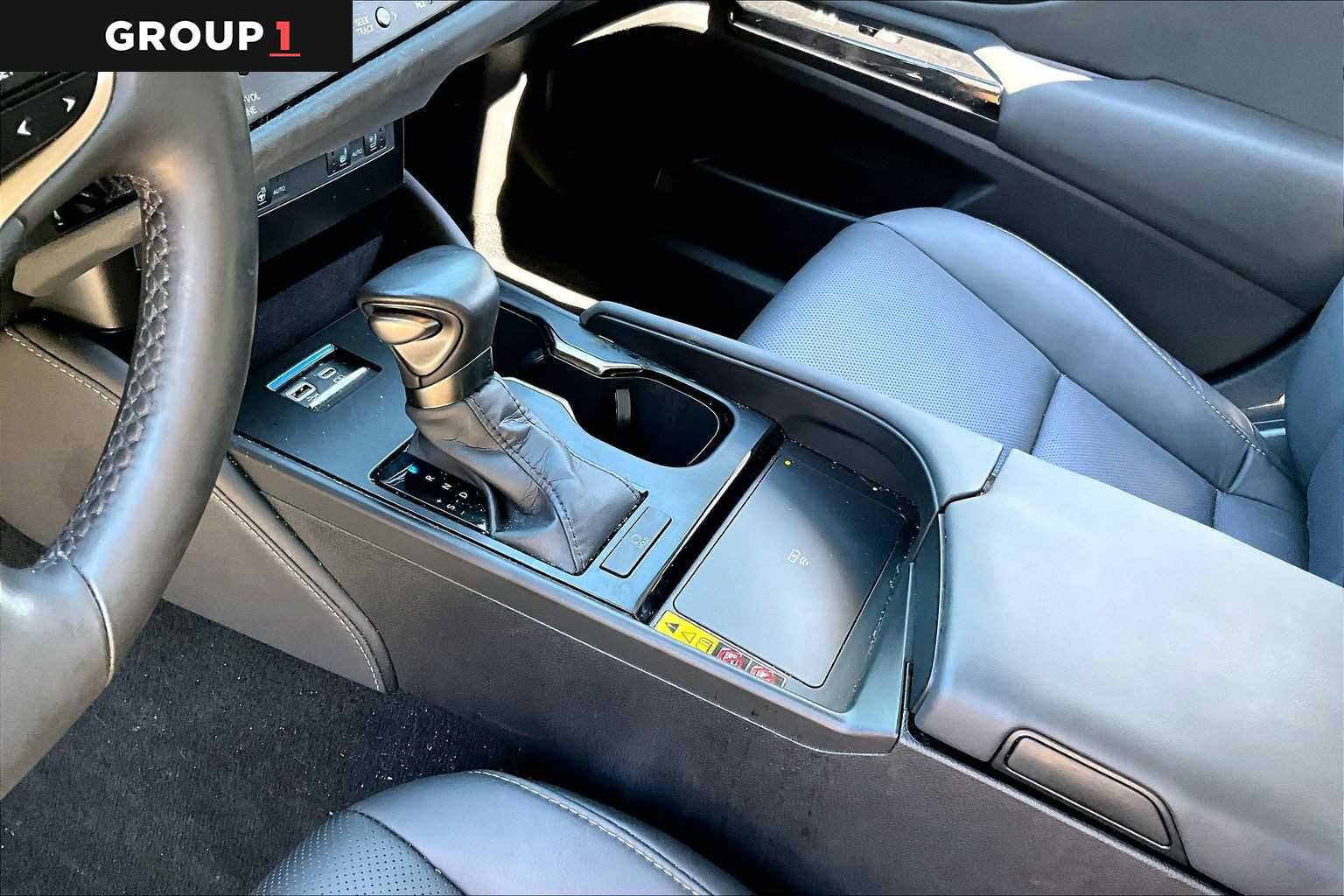 2025 Lexus ES 350 photo 14 of 34