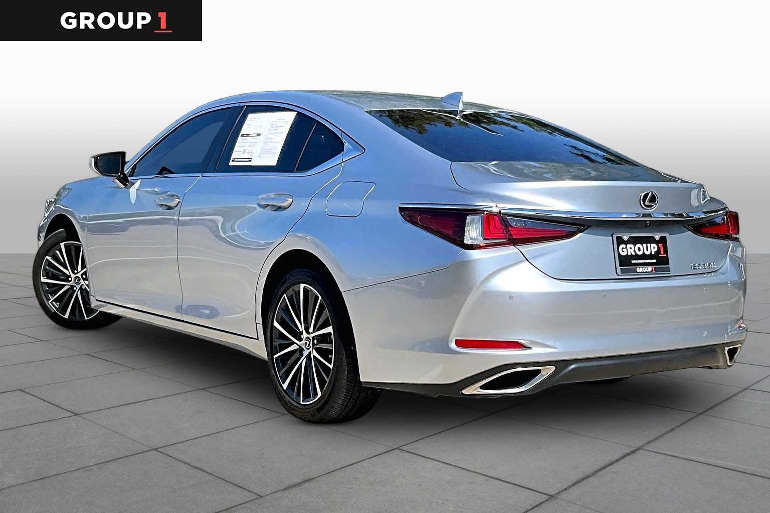 2025 Lexus ES 350 photo 10 of 34