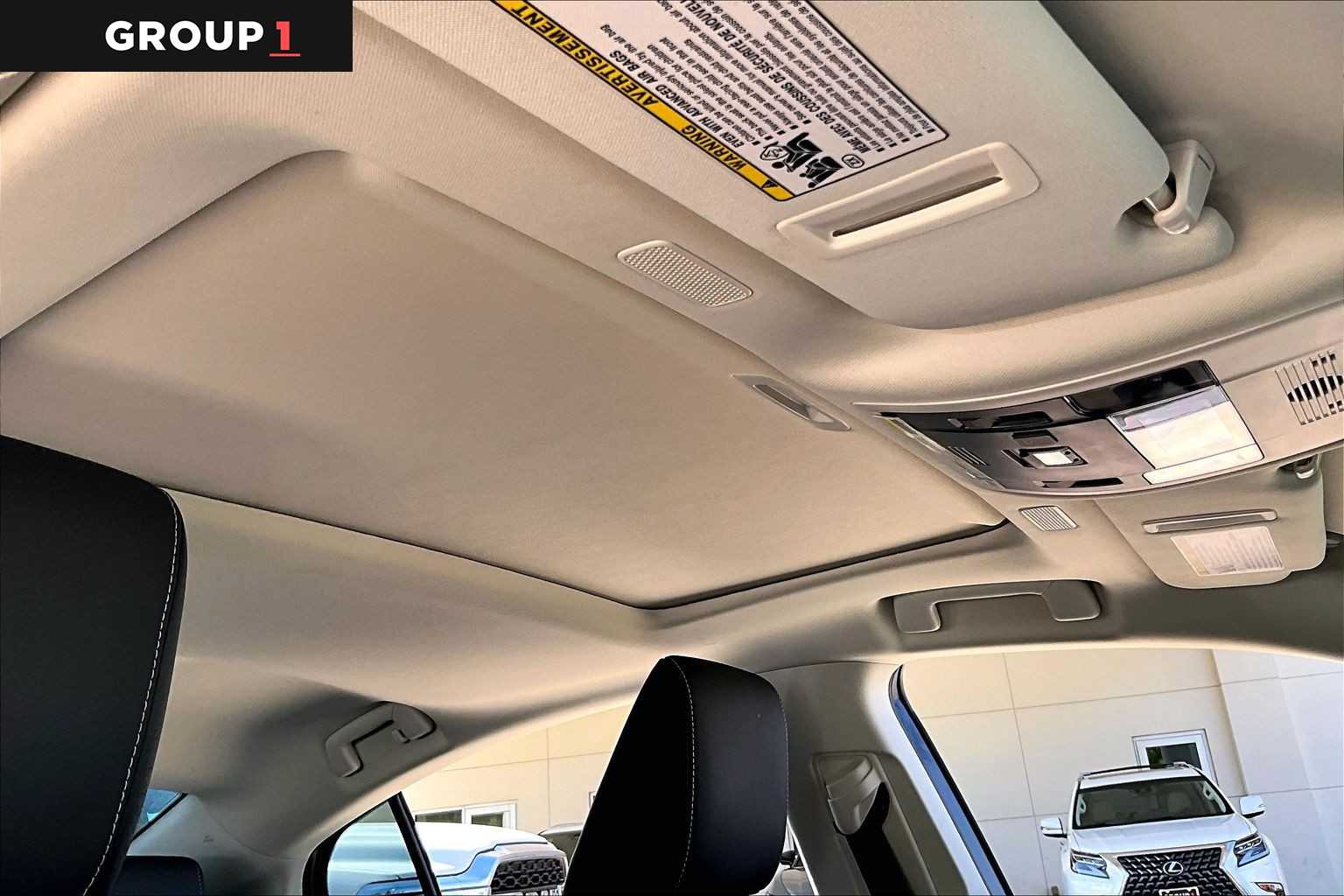 2025 Lexus ES 350 photo 12 of 34