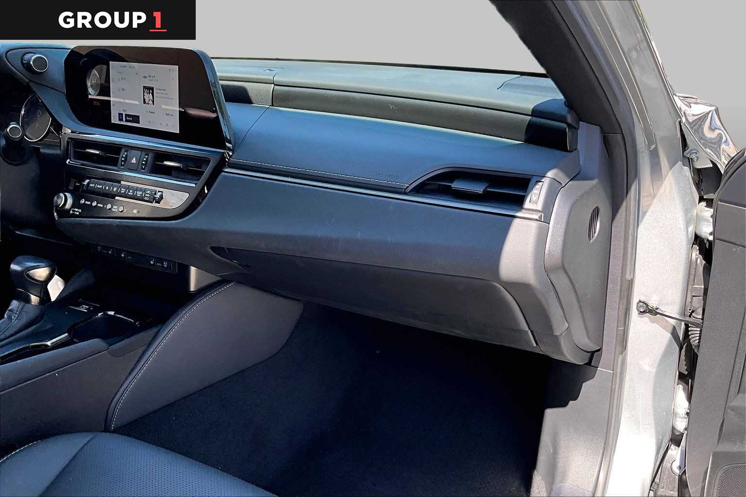 2025 Lexus ES 350 photo 16 of 34