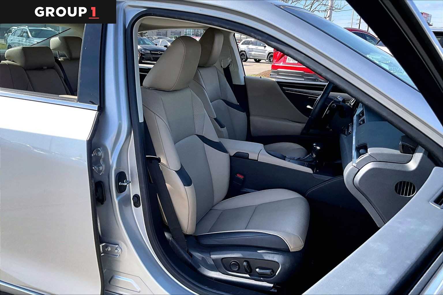 2020 Lexus ES  Silver Lining Metallic at AutoNation USA Houston