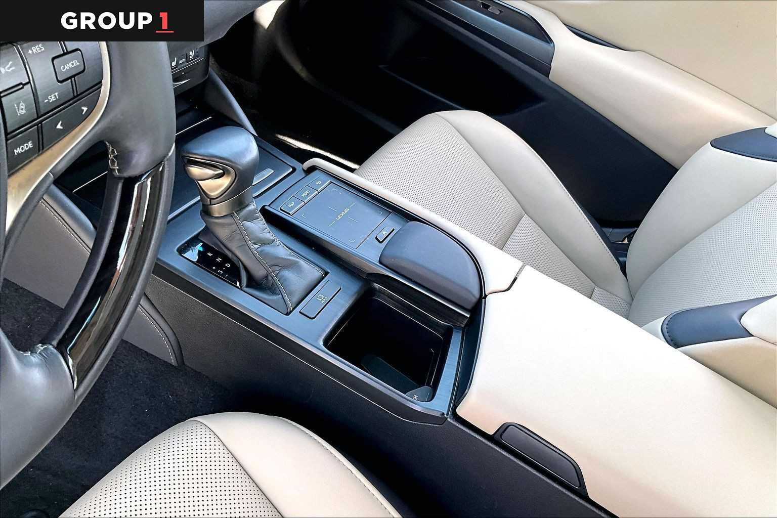 2020 Lexus ES  Silver Lining Metallic at AutoNation USA Houston