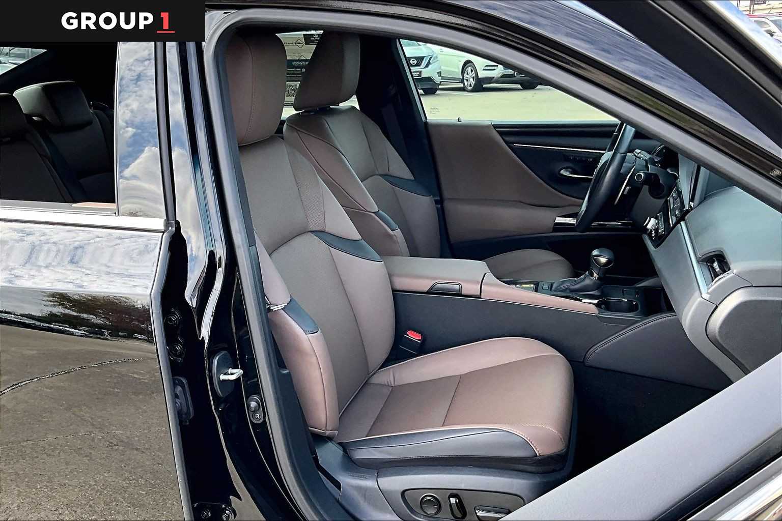 2023 Lexus ES  Obsidian at Lexus Southwest Houston