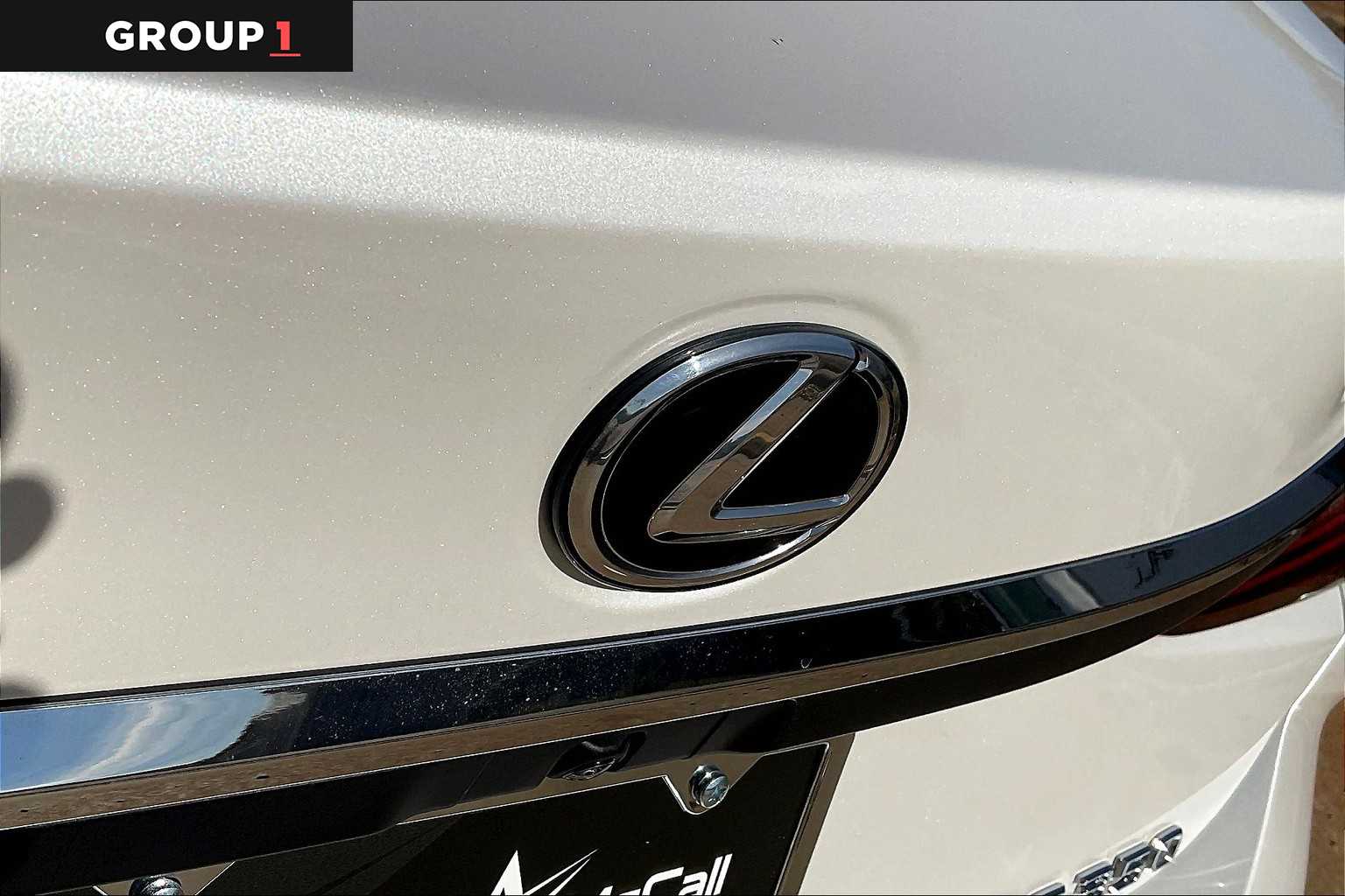 2023 Lexus ES 350  Eminent White Pearl at Group 1 Toyota Southwest