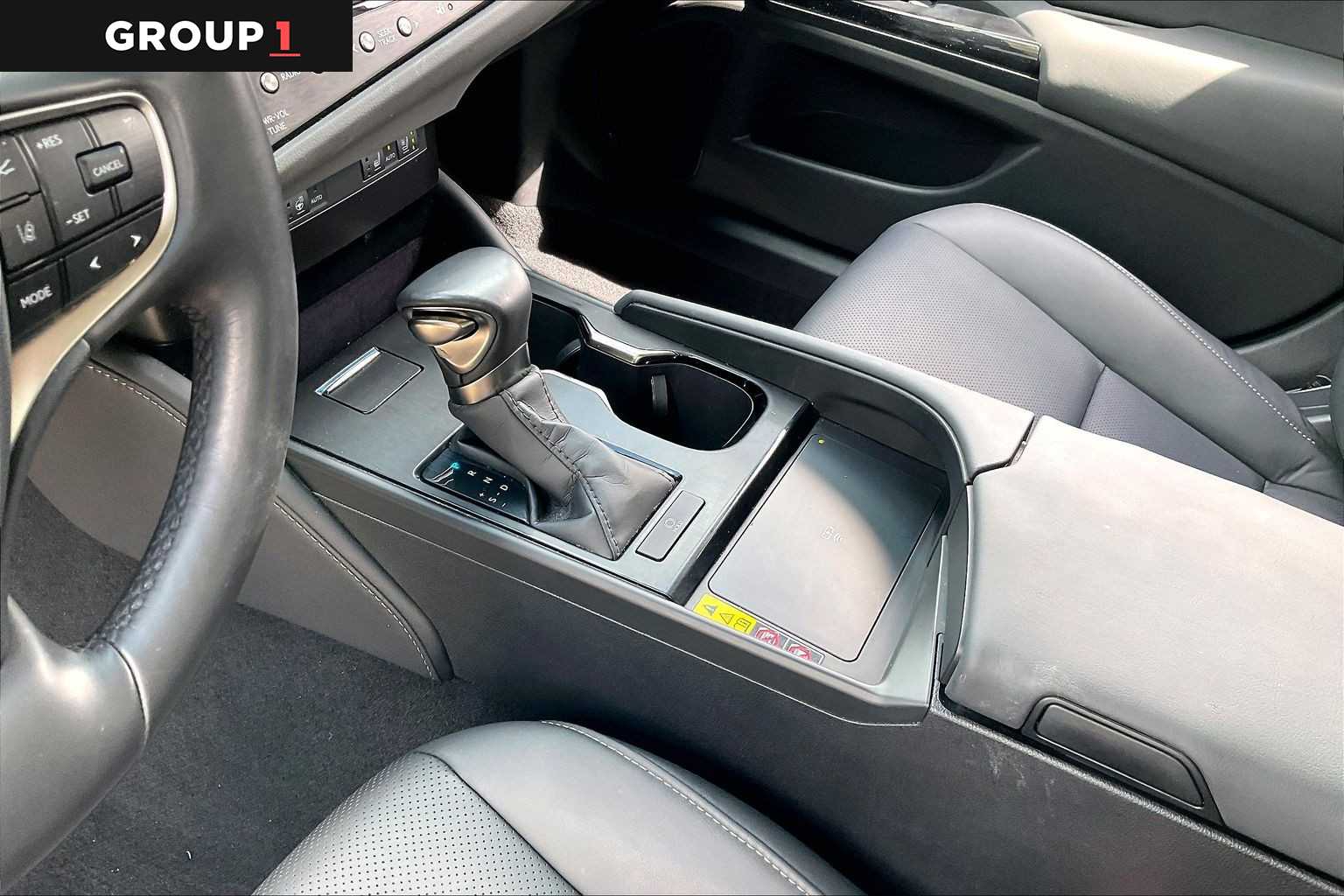 2024 Lexus ES 350 photo 14 of 34