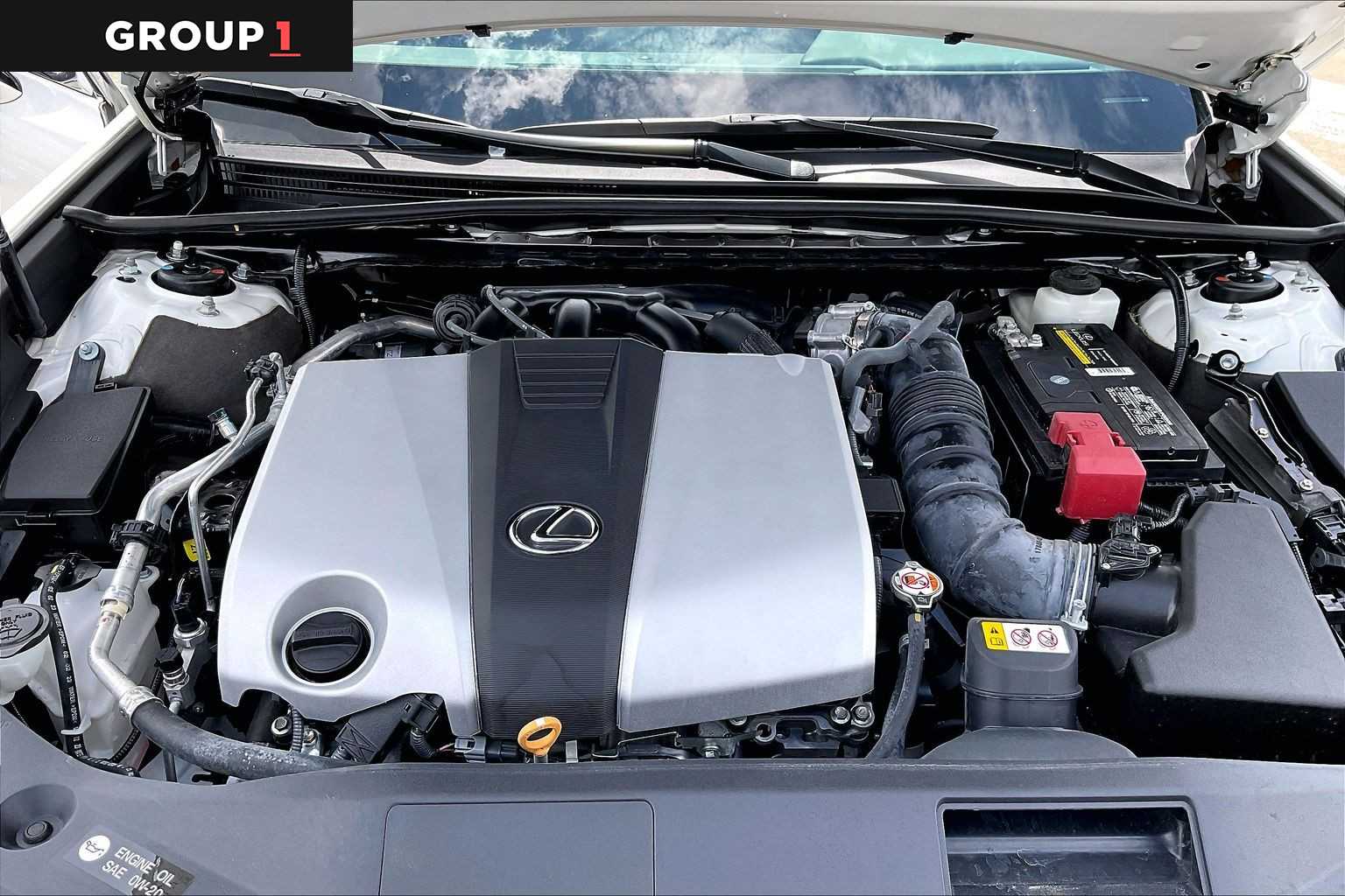 2024 Lexus ES 350 photo 29 of 34