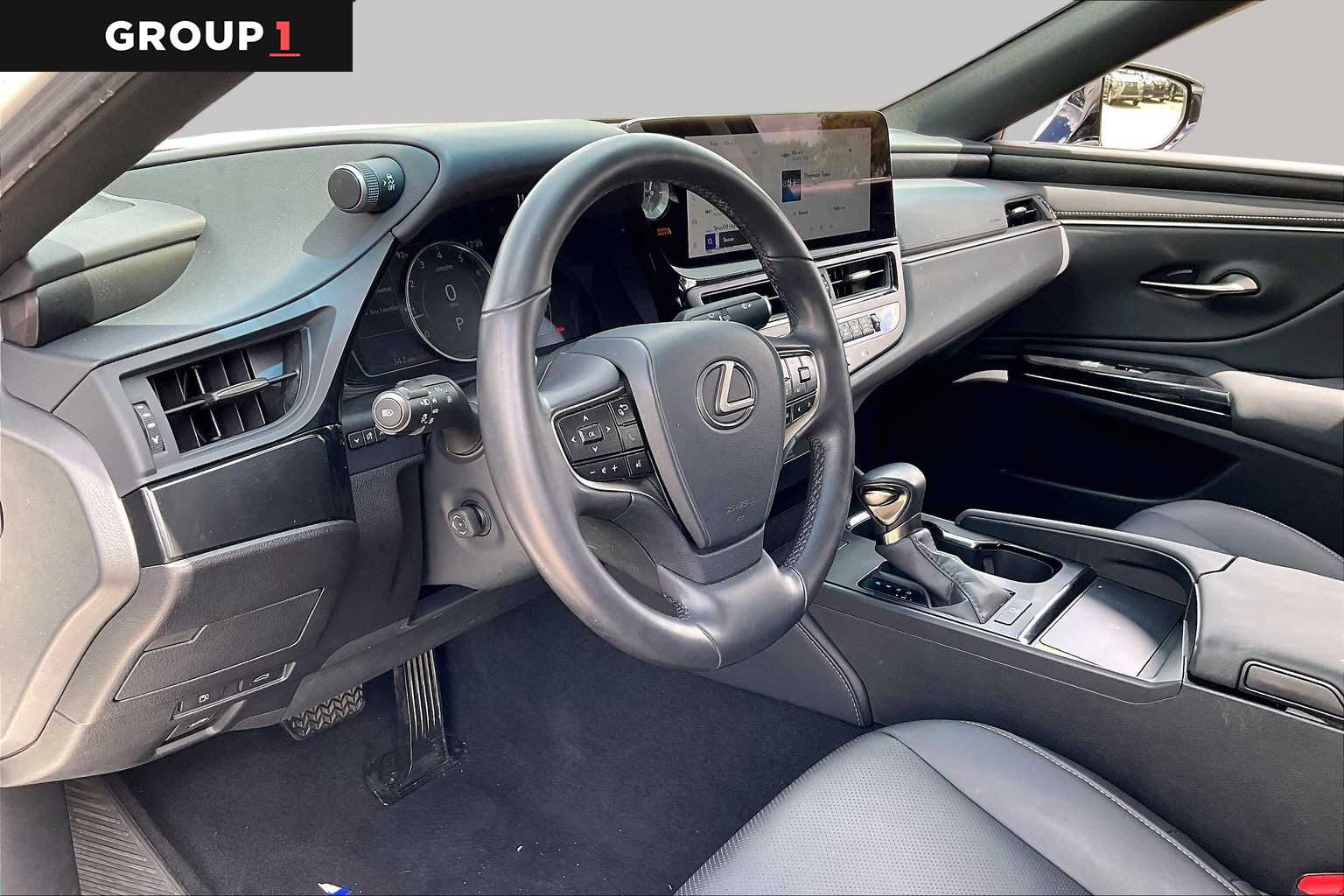 2024 Lexus ES 350 photo 15 of 34