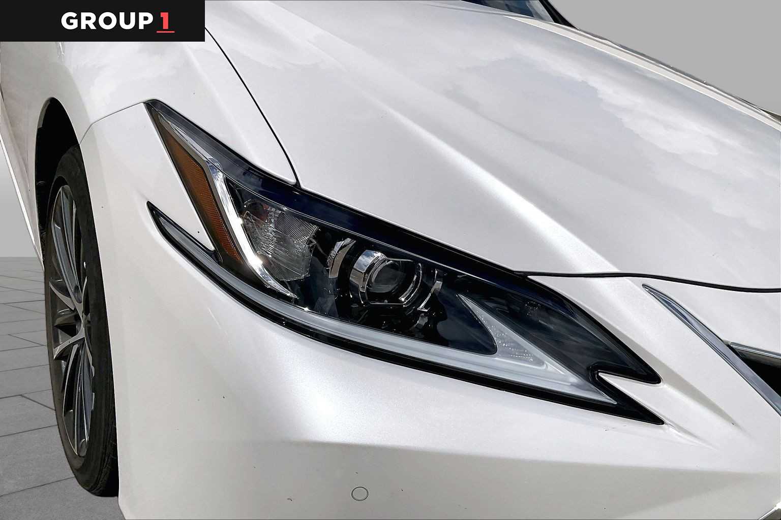 2024 Lexus ES 350 photo 25 of 34