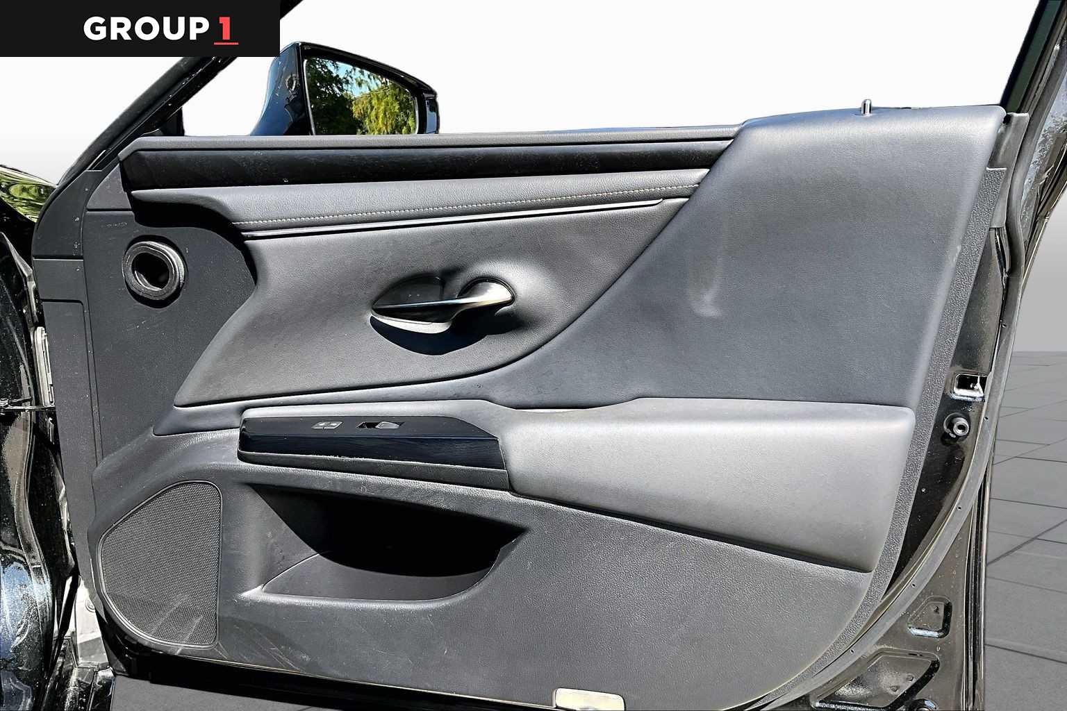 2025 Lexus ES 350 photo 20 of 34