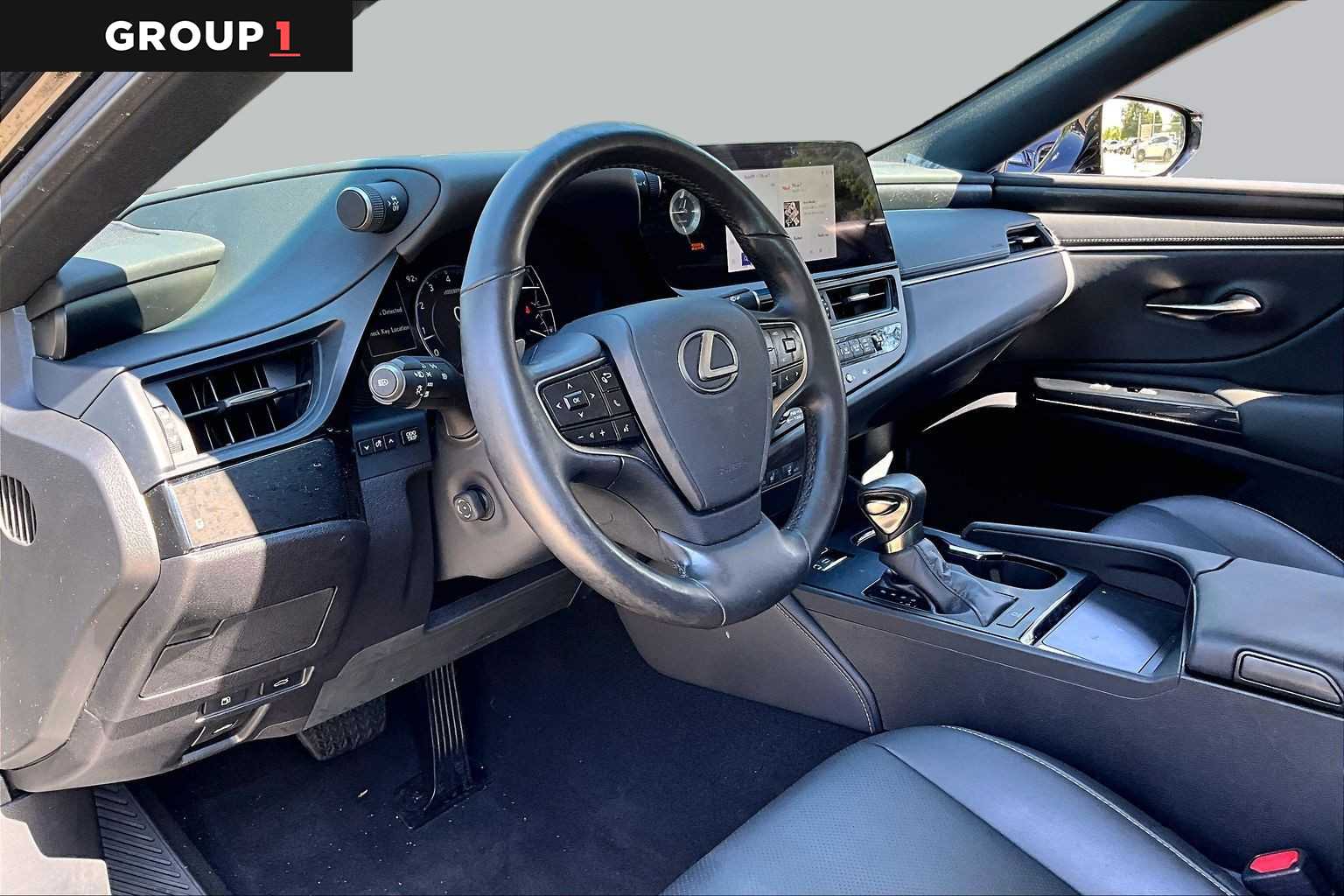 2025 Lexus ES 350 photo 15 of 34