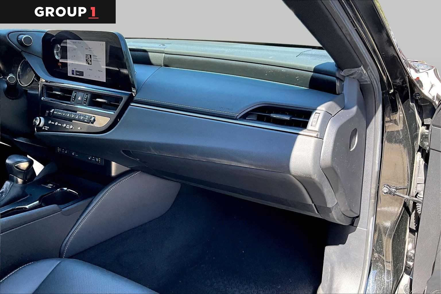 2025 Lexus ES 350 photo 16 of 34