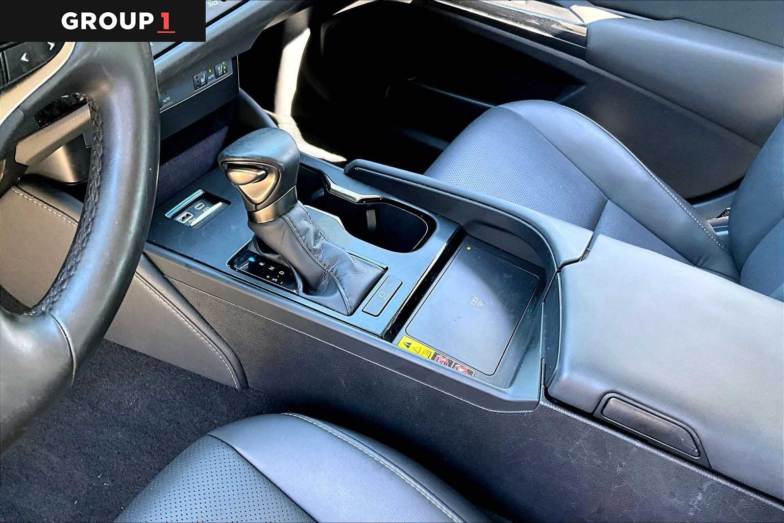 2025 Lexus ES 350 photo 14 of 34