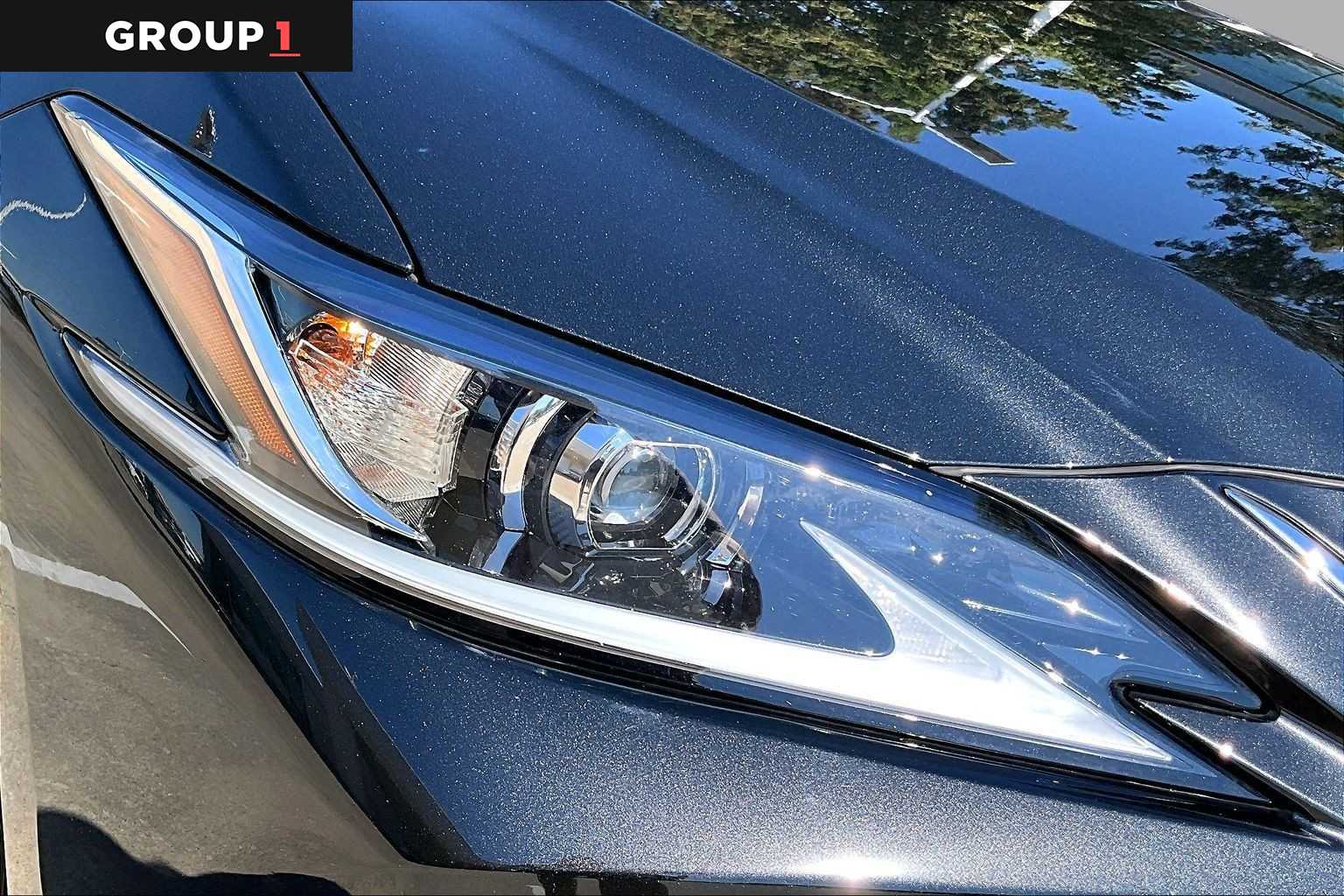 2025 Lexus ES 350 photo 25 of 34