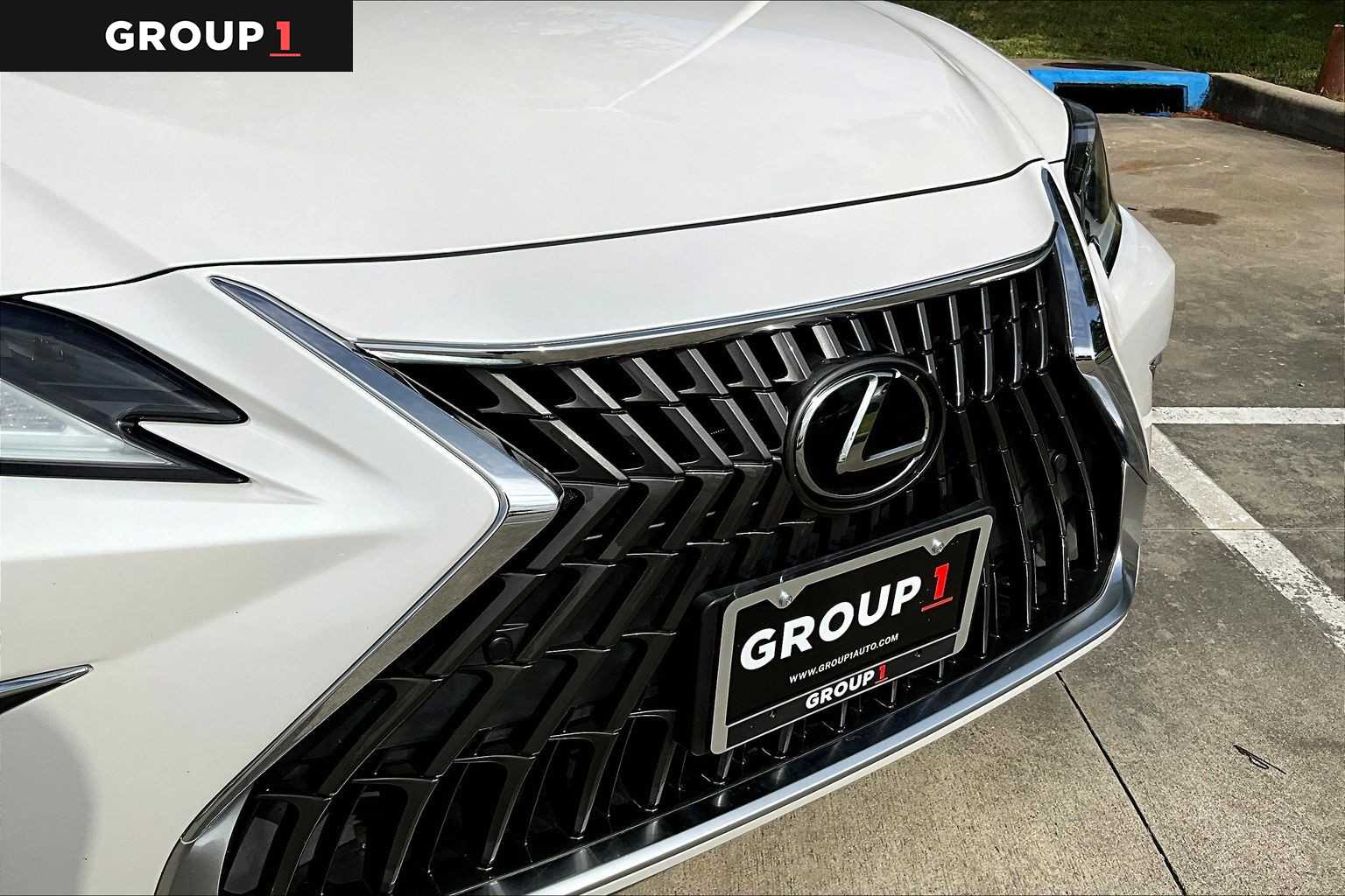 2022 Lexus ES  Eminent White Pearl at Lone Star Chevrolet