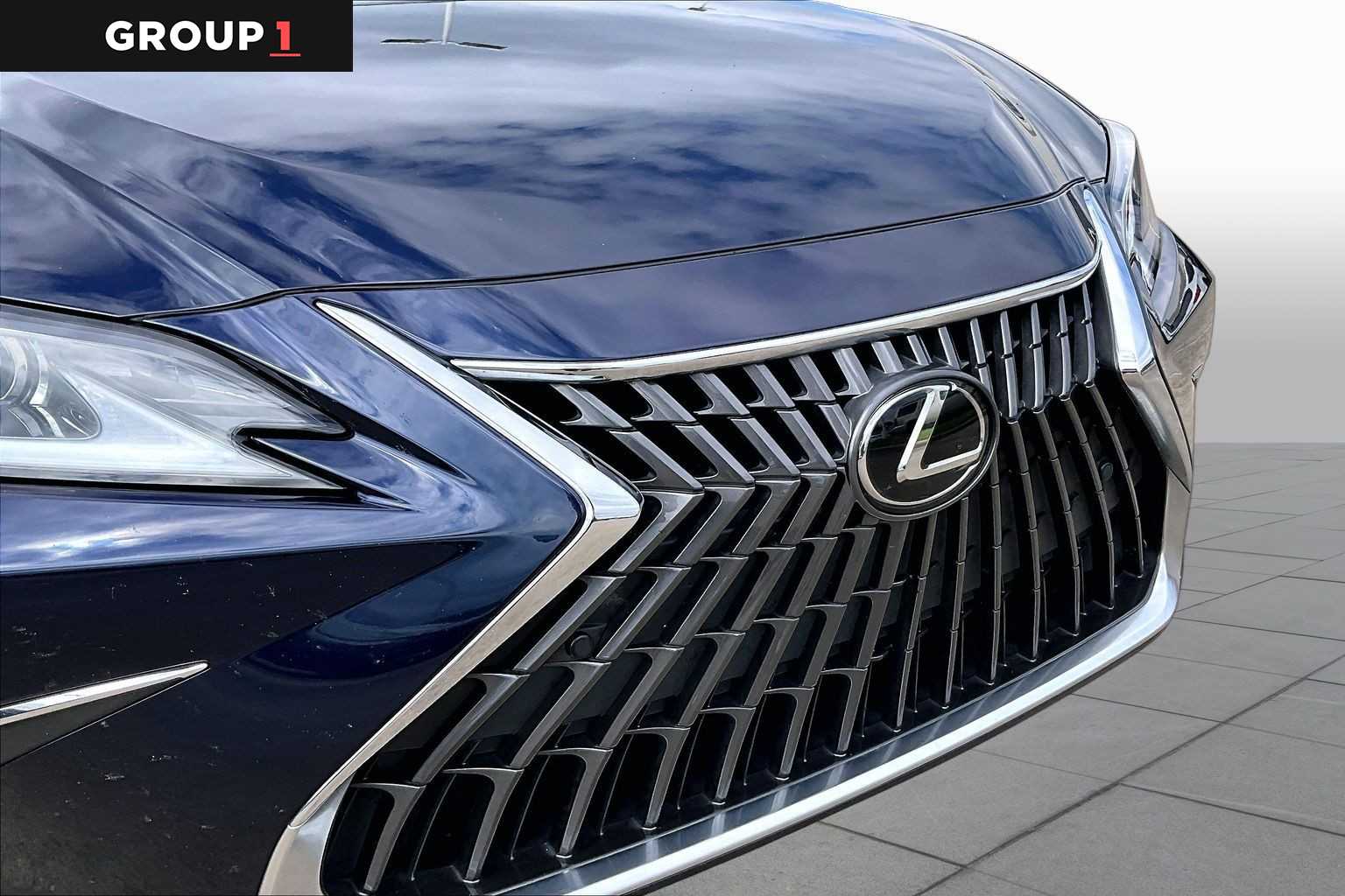 2022 Lexus ES 350 photo 27 of 34